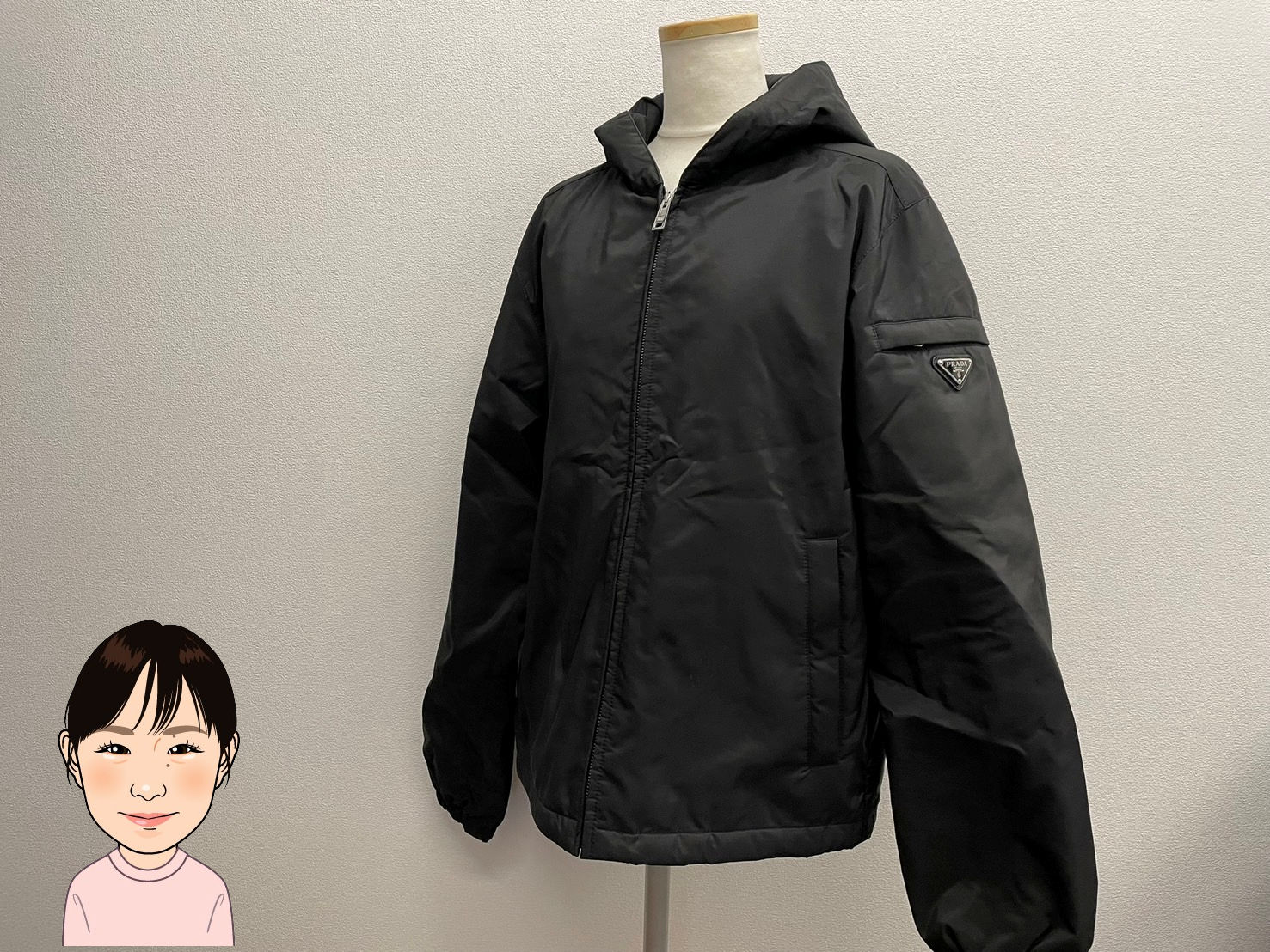 PRADA 【プラダ】 黒ナイロン フード付きジャケットブルゾン 画像1
