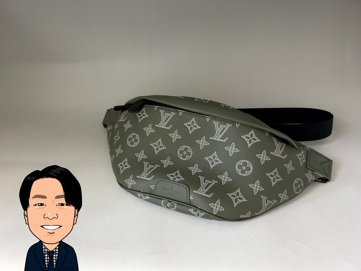 LOUIS VUITTON 【ルイヴィトン】 モノグラムシャドウ ディスカバリー・バムバッグ 画像1