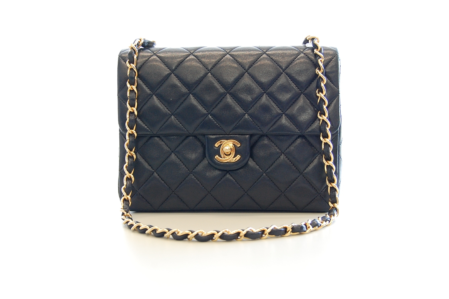 CHANEL【シャネル】マトラッセ チェーン ショルダー バッグ 画像1