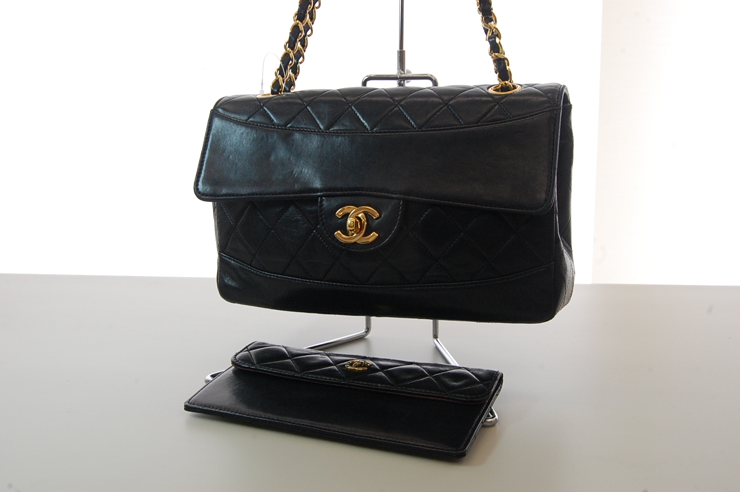 CHANEL【シャネル】マトラッセ チェーン バッグ 画像1