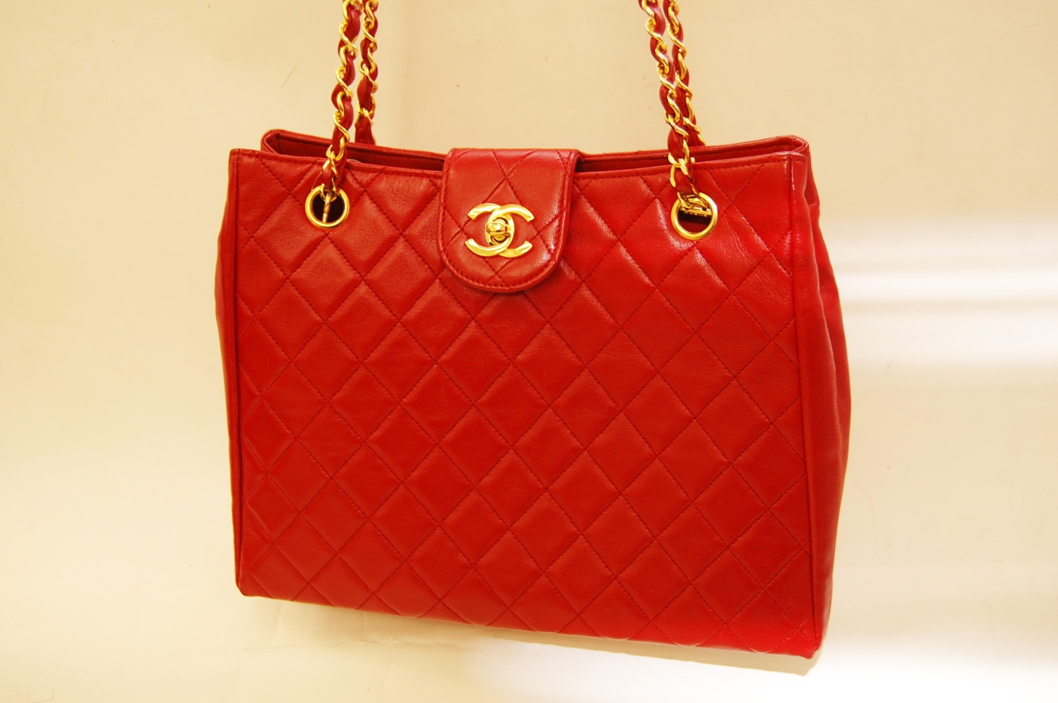 CHANEL【シャネル】マトラッセ チェーン バッグ 画像1