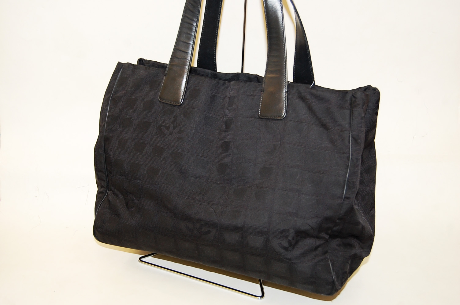 CHANEL【シャネル】ナイロン ニュートラベル トート 画像1