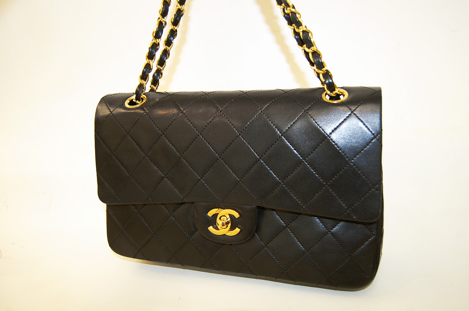 CHANEL【シャネル】マトラッセ チェーン ショルダー バッグ 画像1