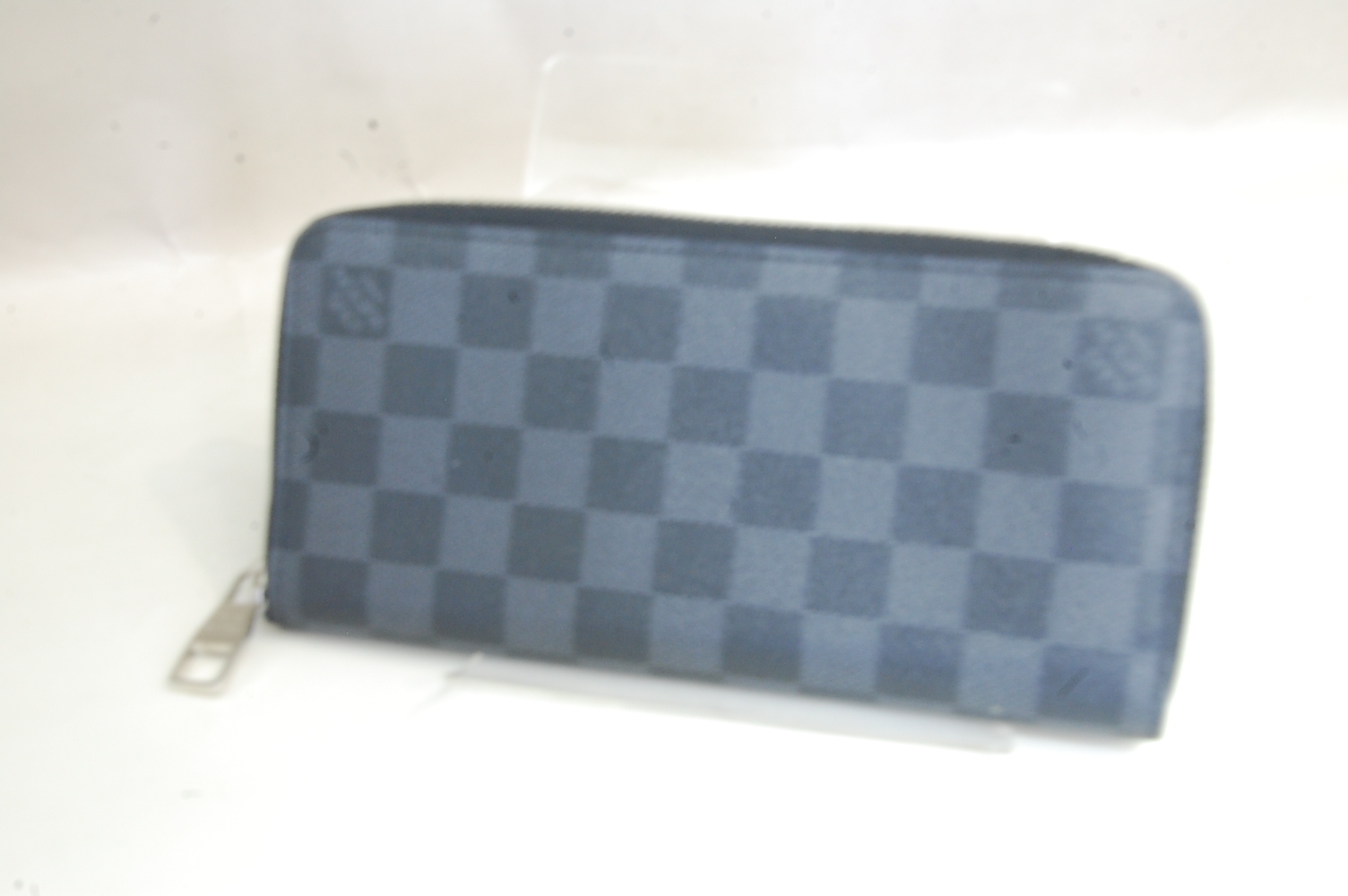 LOUIS VUITTON【ルイヴィトン】ダミエグラフィット ジッピーウォレットヴェルティカル N63095 画像1
