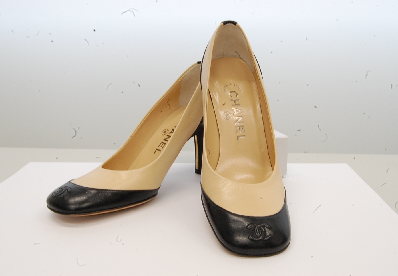 CHANEL【シャネル】革 バイカラー パンプス 靴 画像1