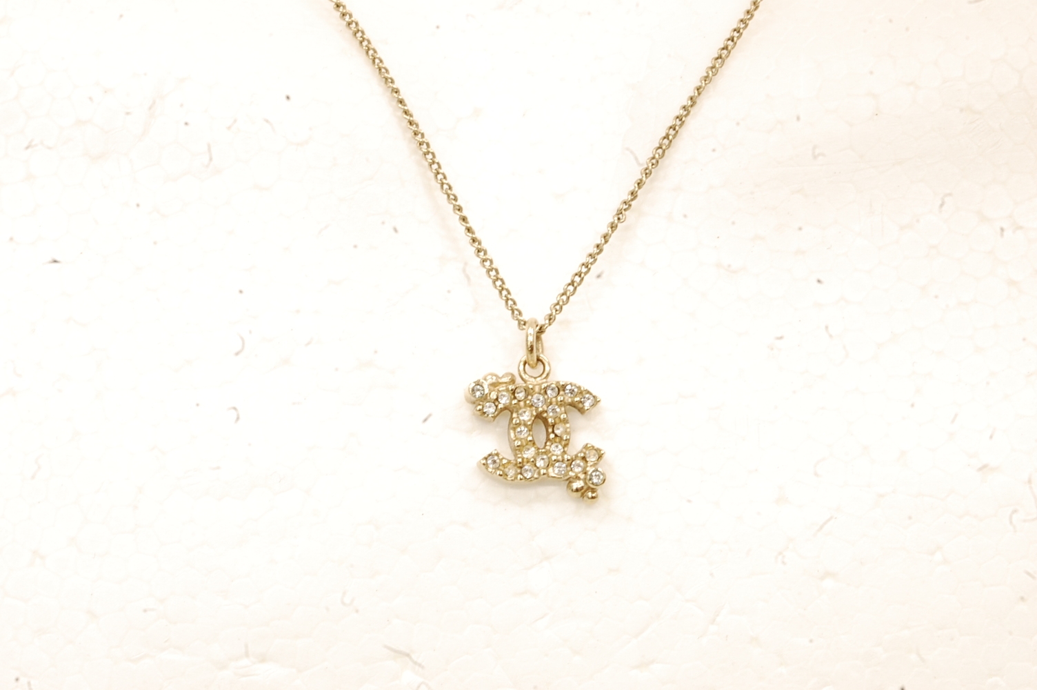 CHANEL【シャネル】ラインストーン ココ ネックレス 画像1
