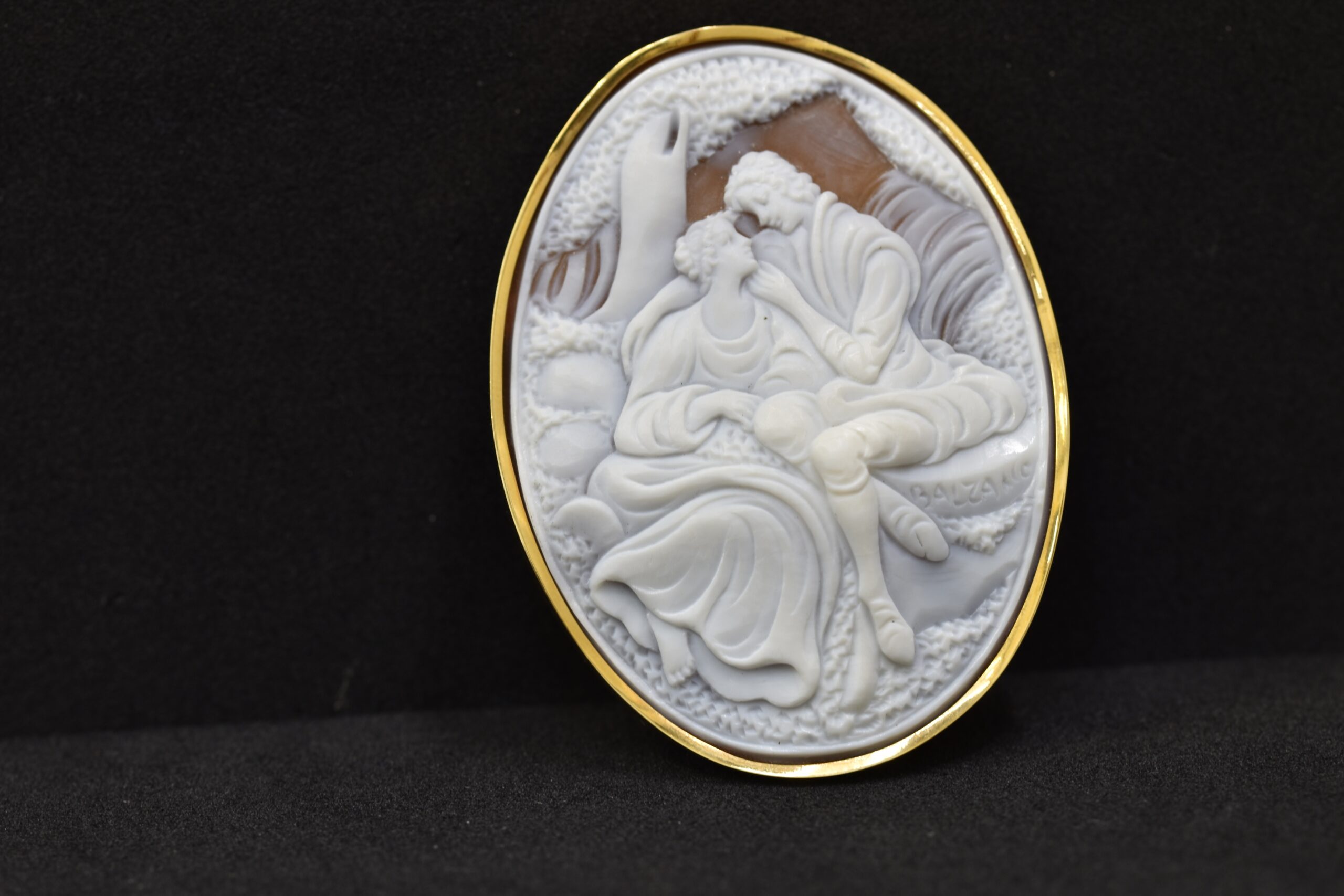 ブローチ 画像1