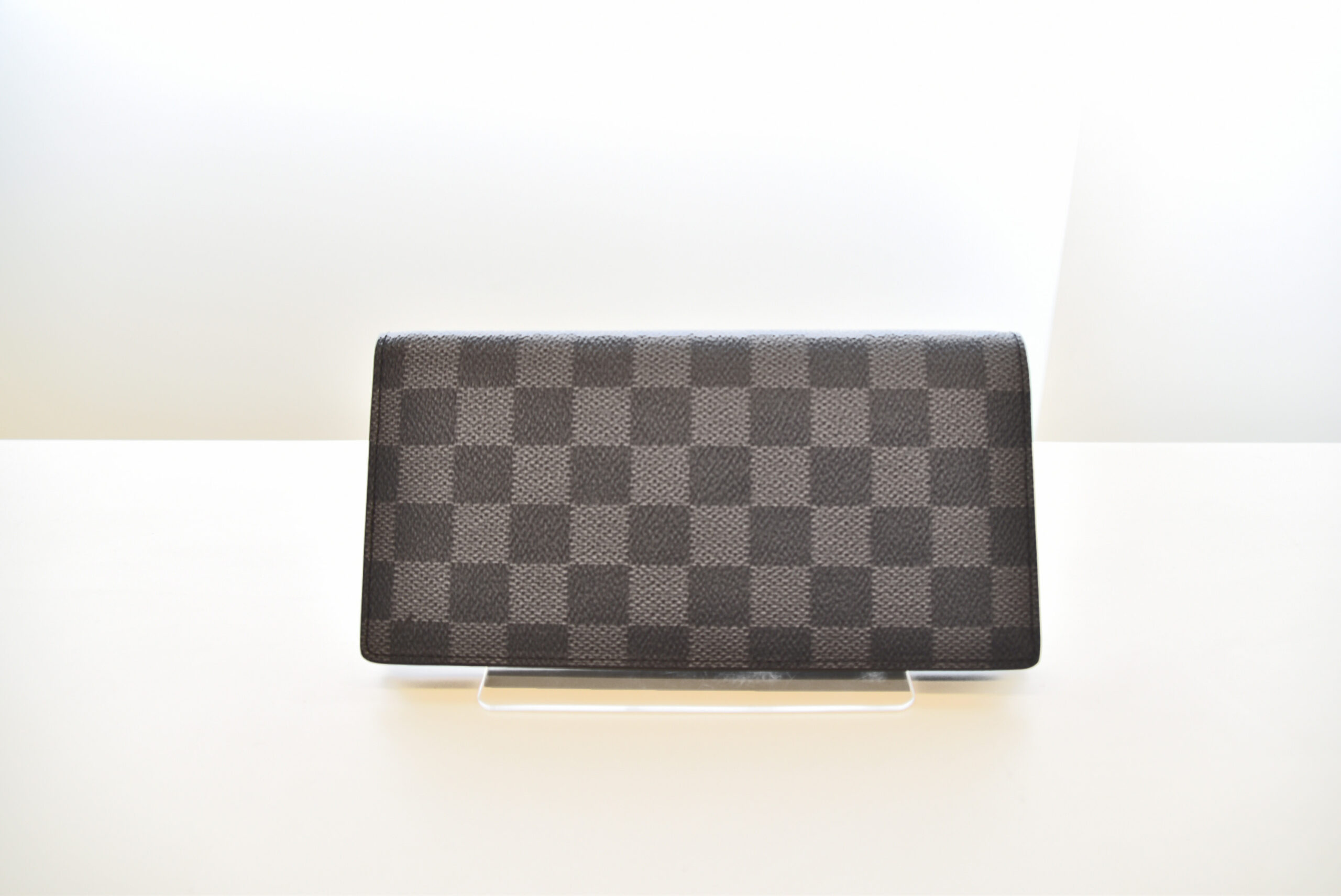 LOUIS VUITTON【ルイヴィトン】ダミエグラフィット ポルトフォイユブラザ N62665 画像1