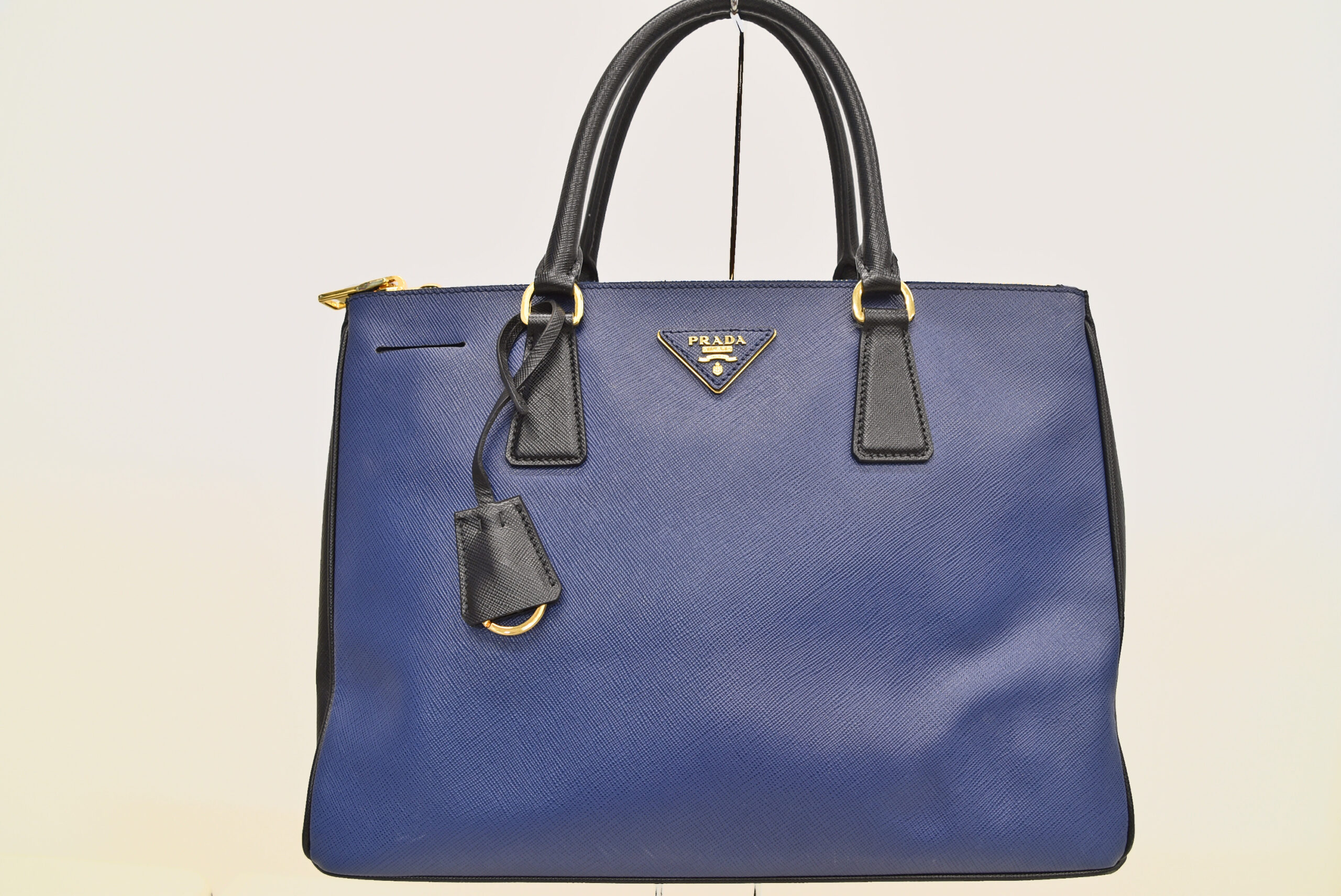 PRADA【プラダ】サフィアーノ バッグ 画像1