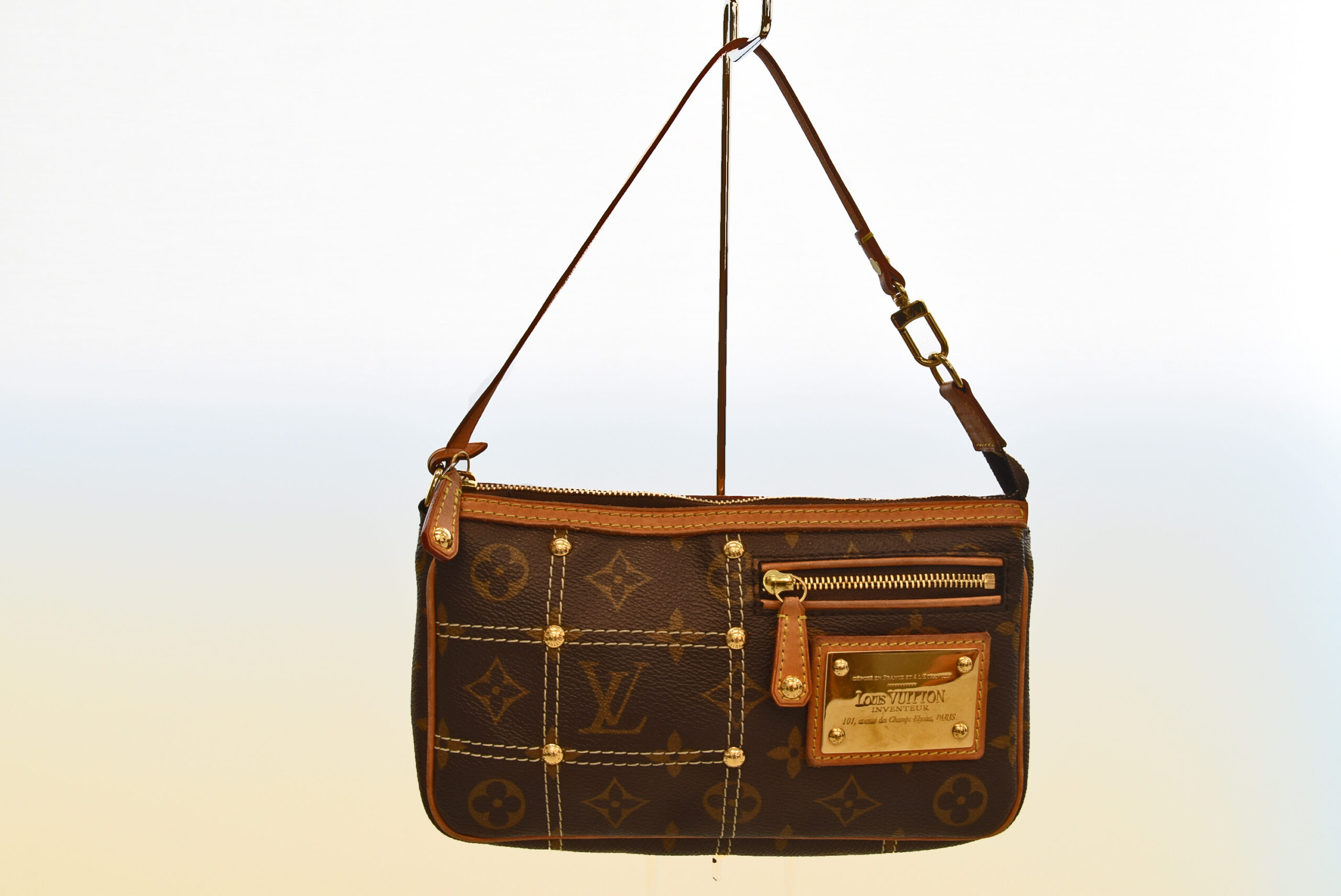 LUIS VUITTON【ルイヴィトン】モノグラム リヴェットアクセソワール M40141 画像1