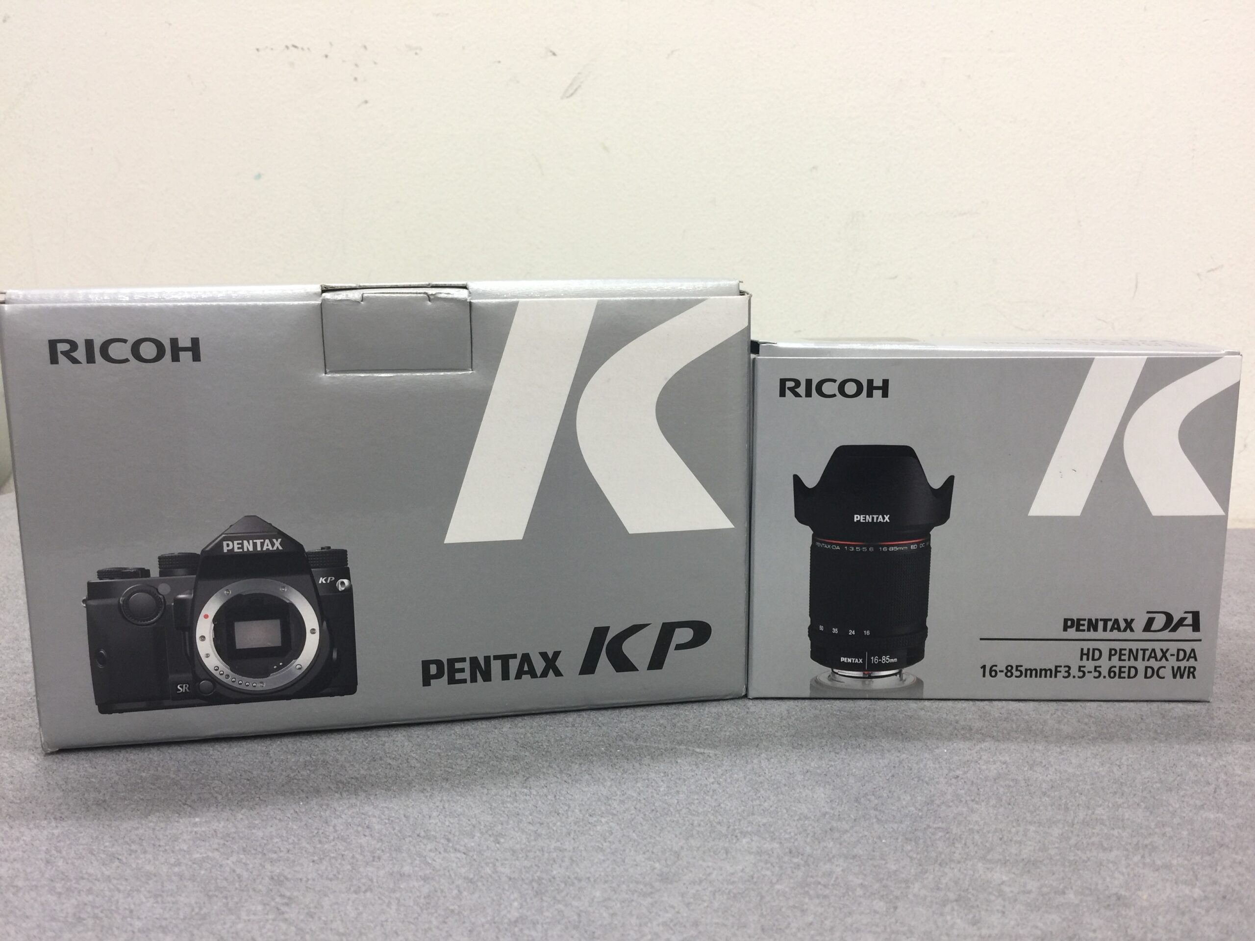 RICOH PENTAX KPボディ、HD PENTAX-DA 16-85mm F3.5-5.6 ED DC WRレンズ 画像1