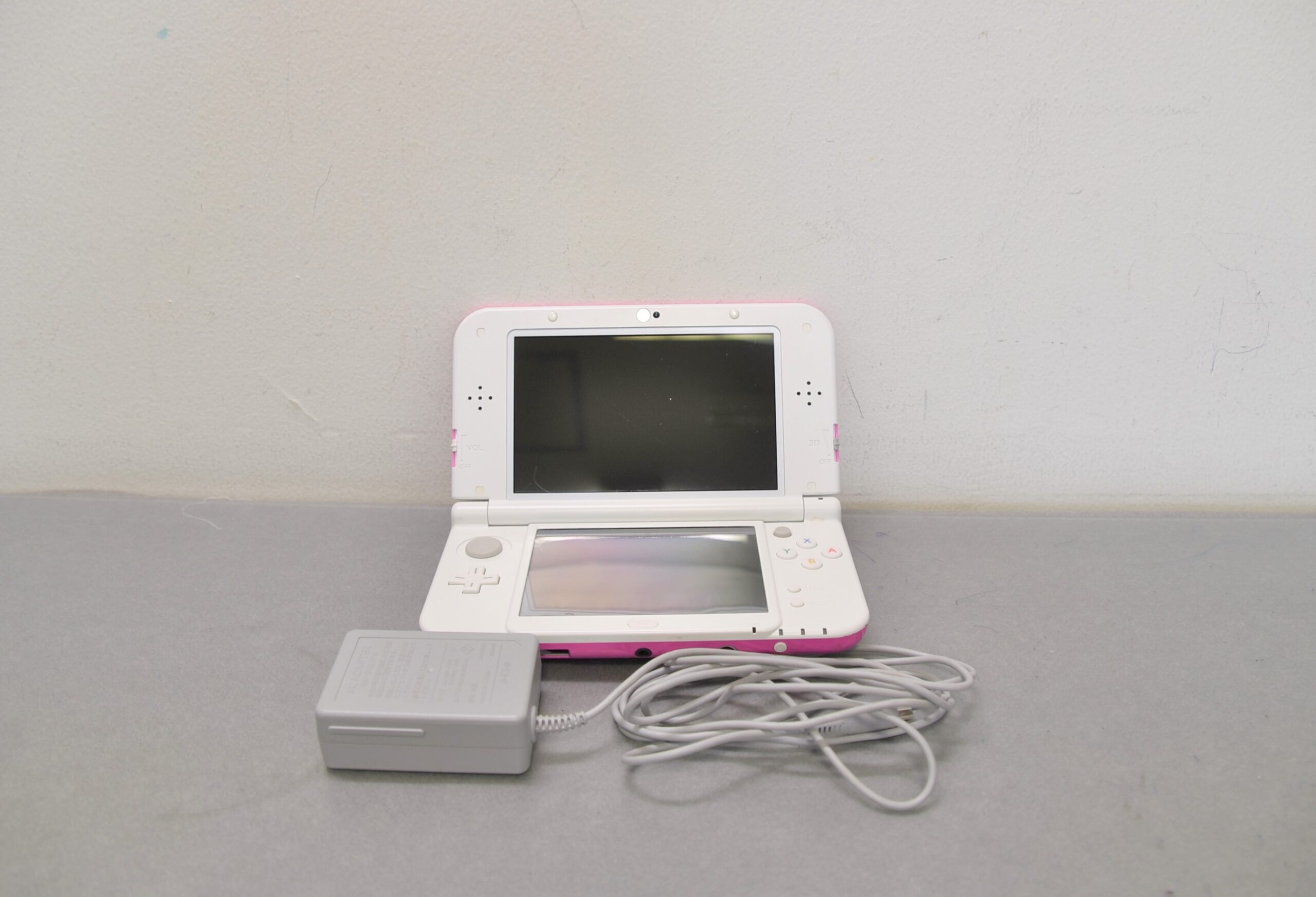 NINTENDO NEW 3DS LL 画像1
