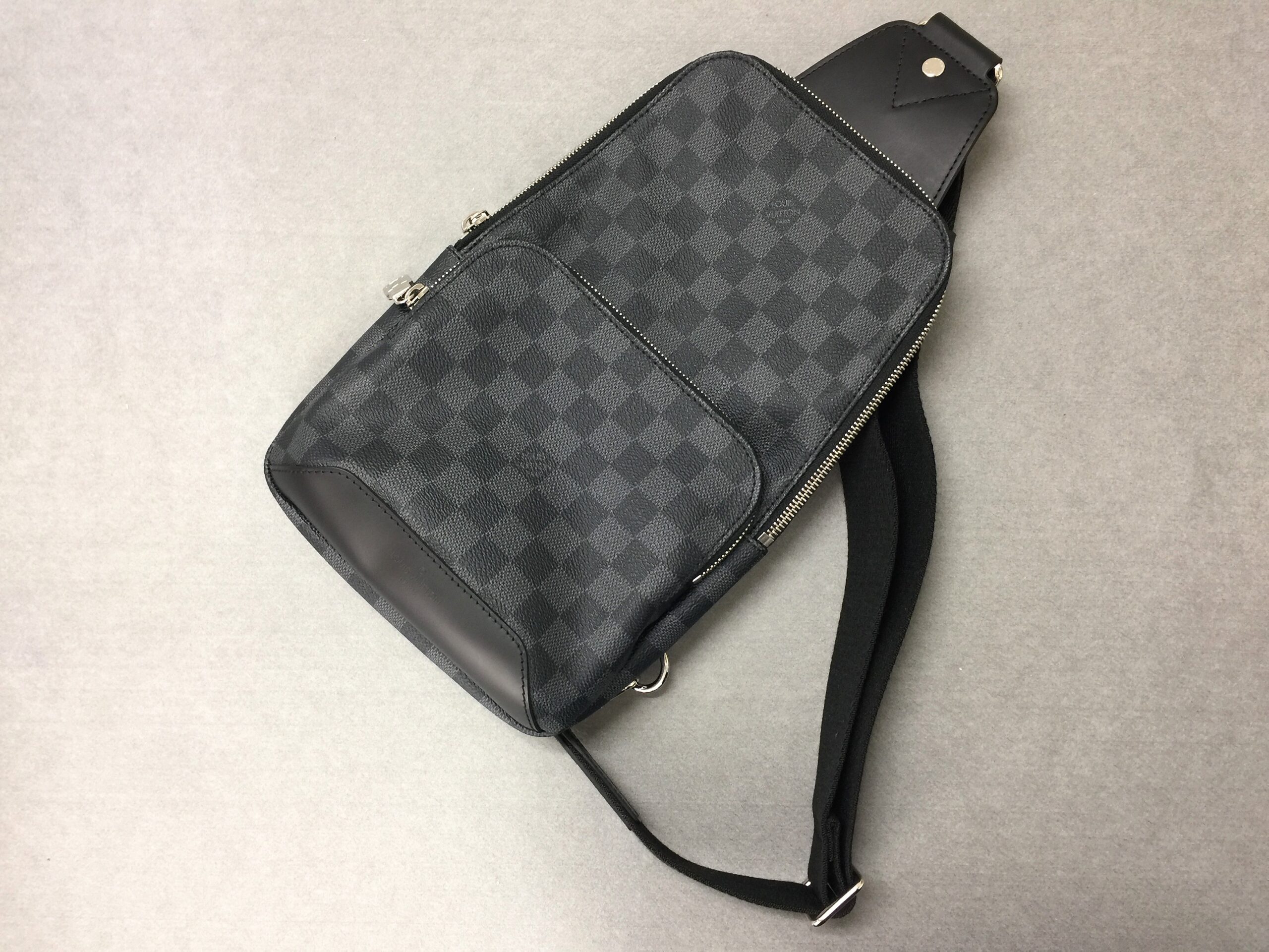LOUIS VUITTON【ルイヴィトン】ダミエグラフィット アヴェニュー・スリングバッグ N41719 画像1