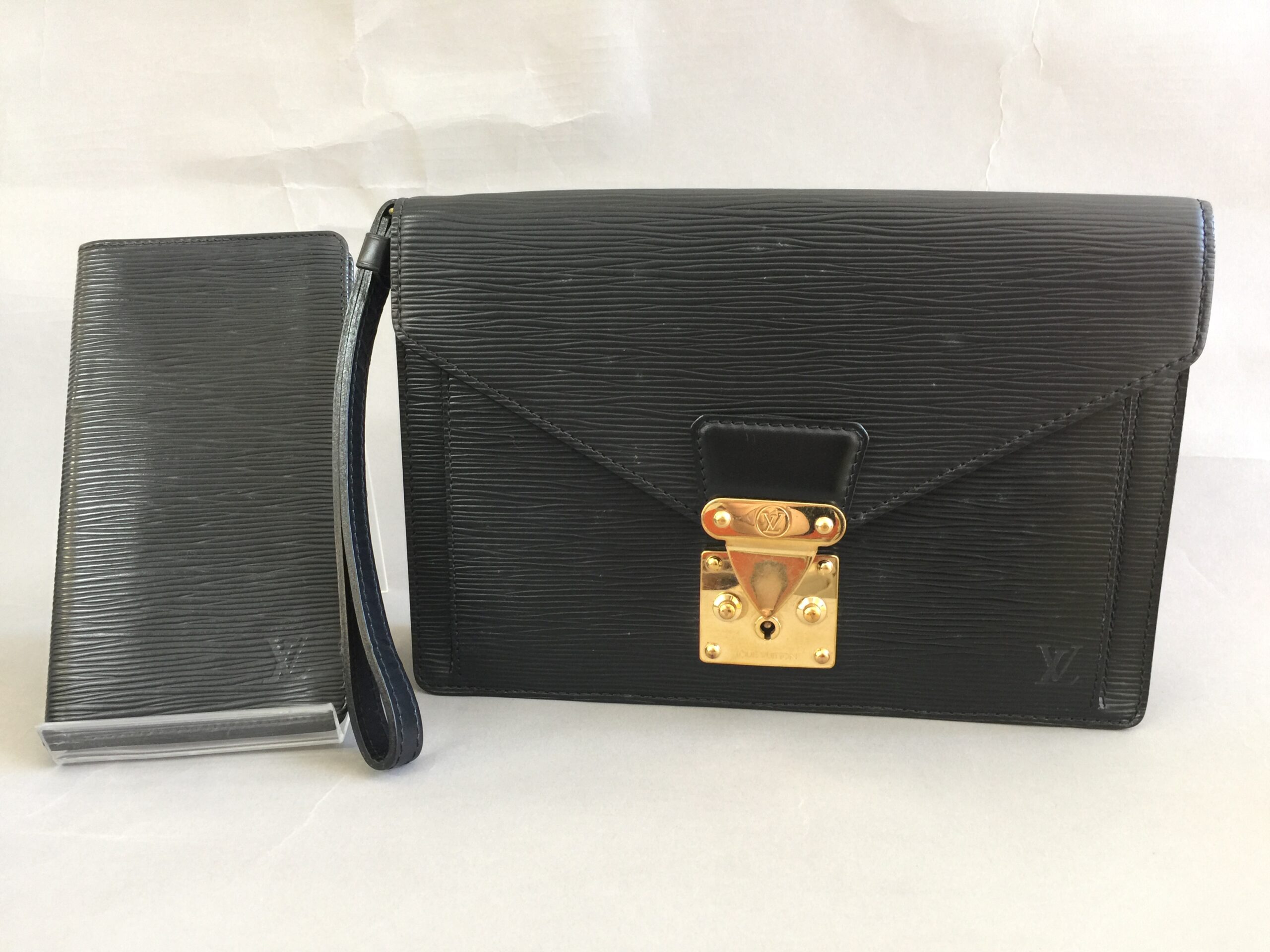 LOUIS VUITTON【ルイヴィトン】エピ ポルトカルトクレディ セリエドラゴンヌ M63212 M52612 画像1