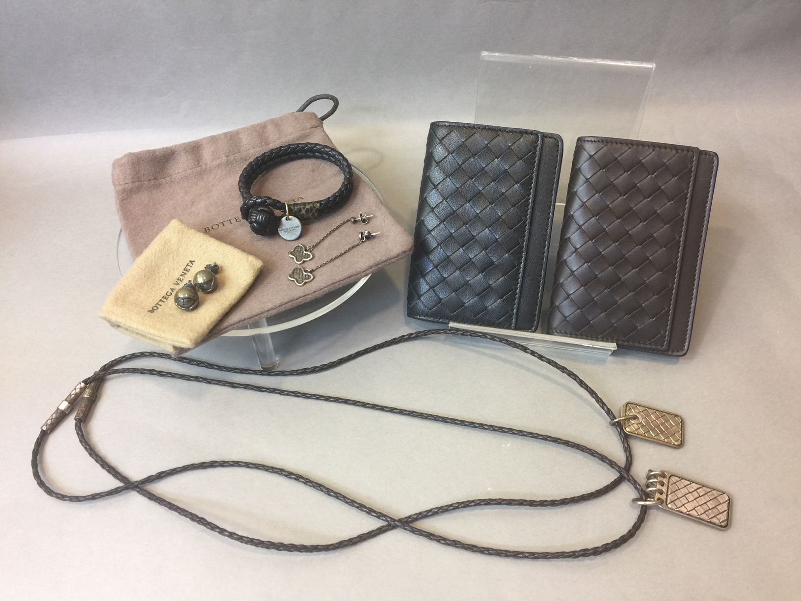 BOTTEGA VENETA【ボッテガヴェネタ】イントレチャート カードケース ブレスレット ネックレス ピアス 画像1