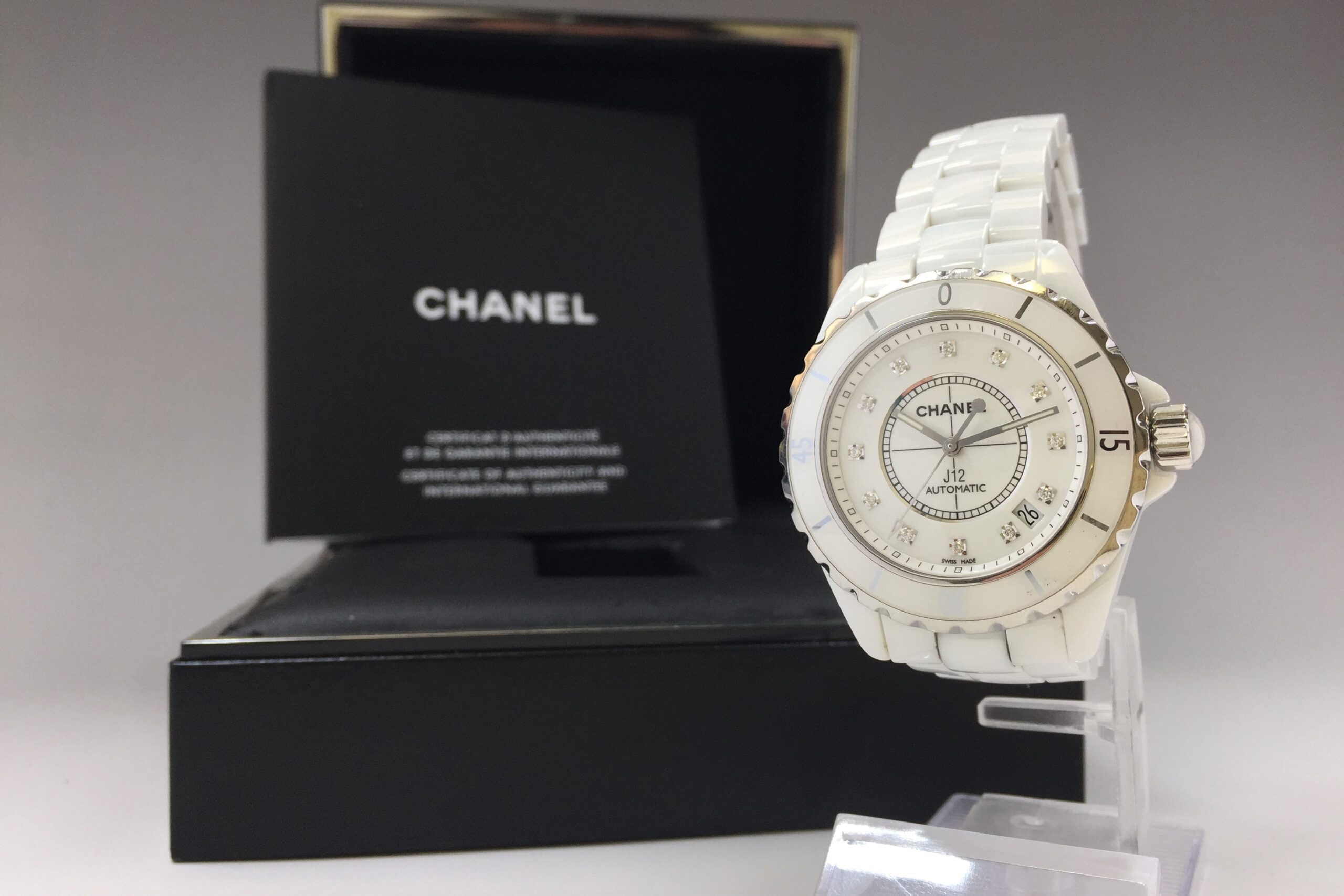 CHANEL【シャネル】 J12 12ポイントダイヤ 画像1