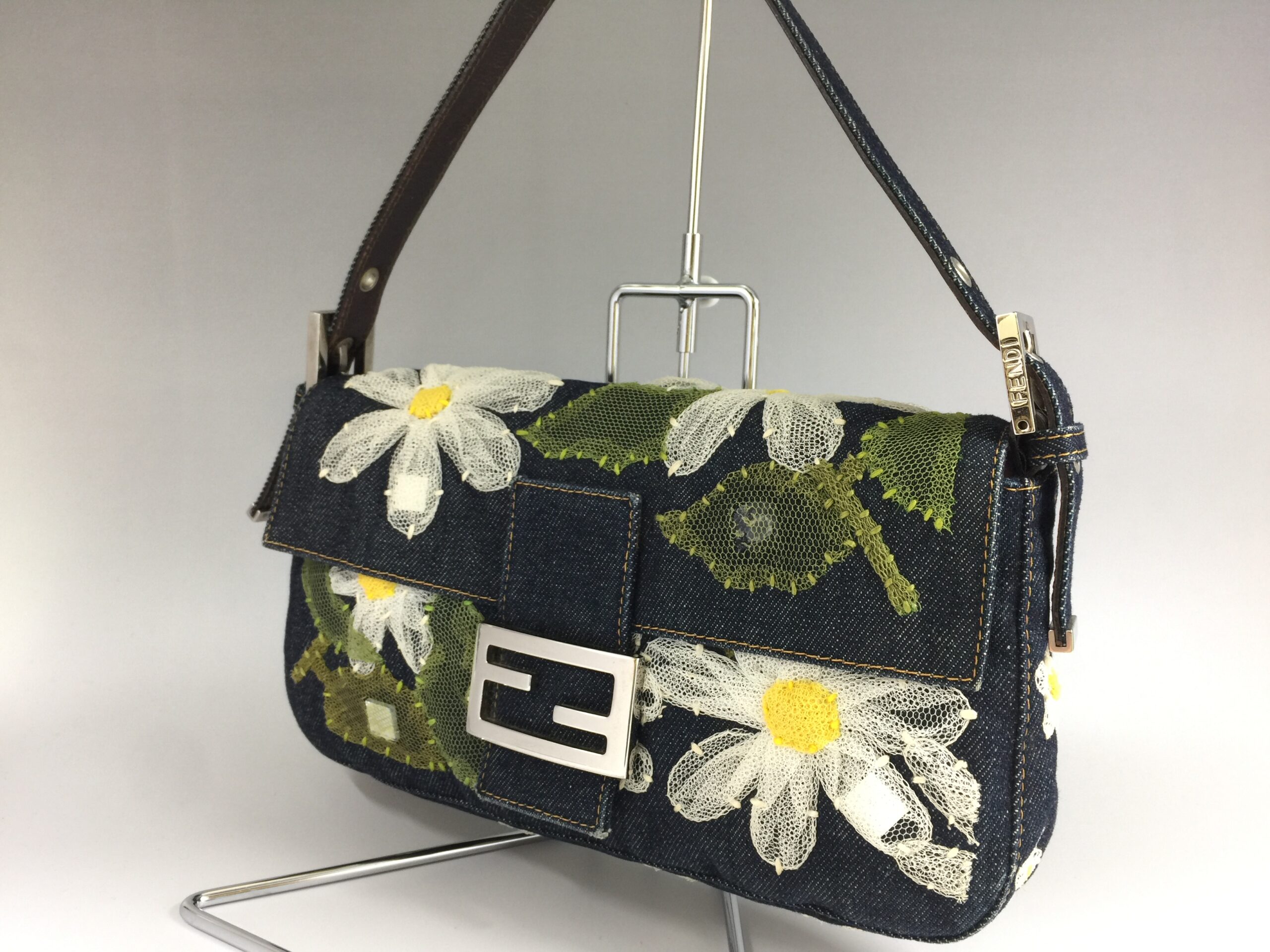 FENDI【フェンディ】デニム ビーズ マンマバケット ハンドバッグ 画像1