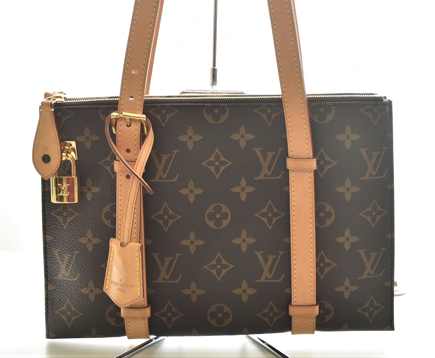 LOUIS VUITTON【ルイヴィトン】モノグラム カルーゼル M41216 画像1