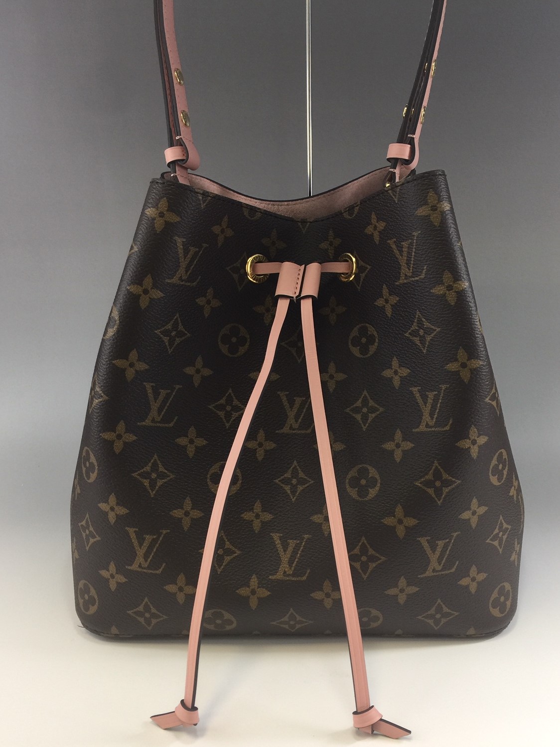 LOUIS VUITTON【ルイヴィトン】モノグラム バッグ ネオ ノエ M44022 画像1
