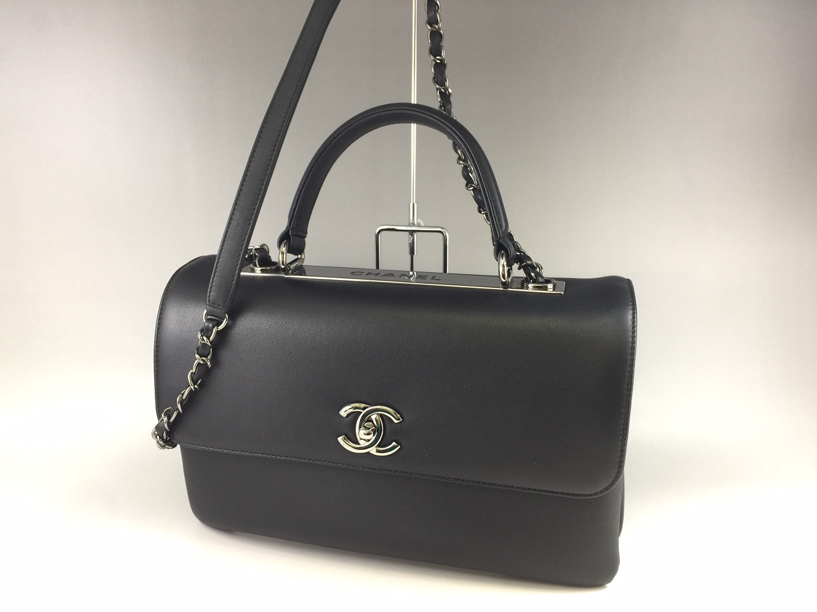 CHANEL【シャネル】革 チェーン バッグ 2WAY 画像1
