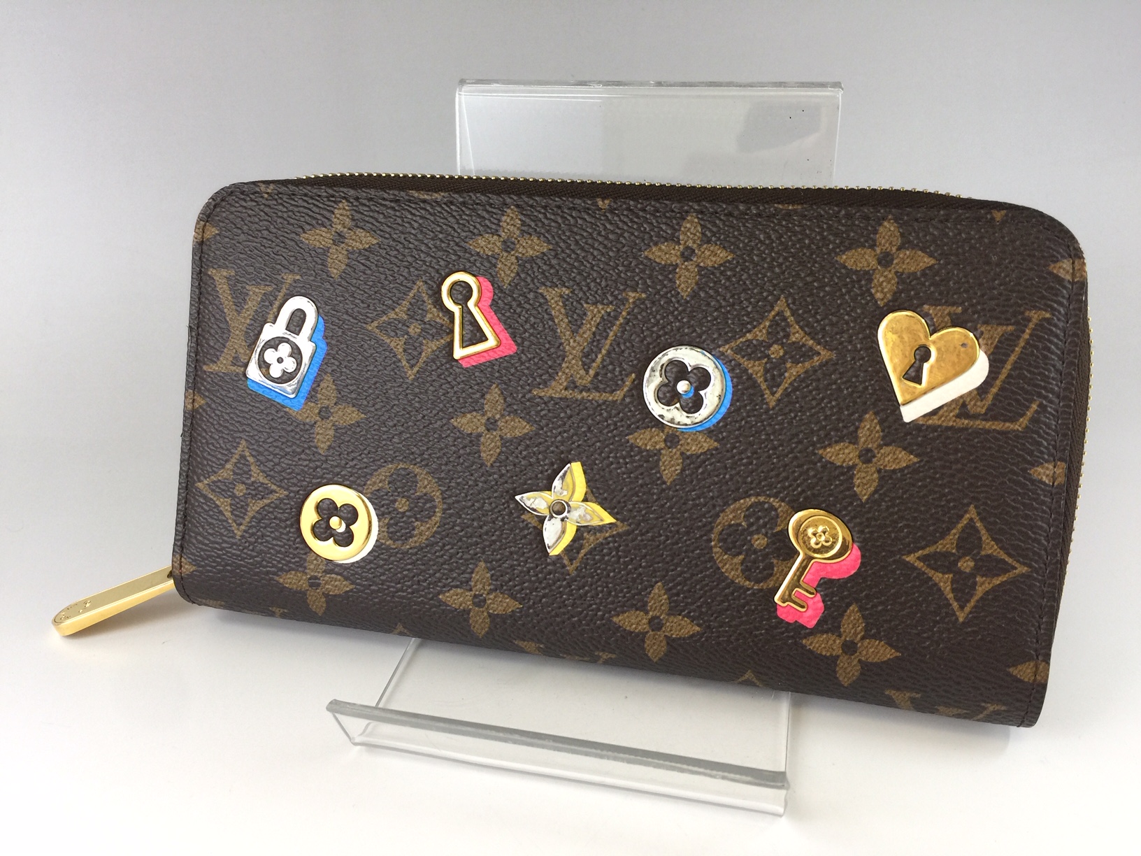 LOUIS VUITTON【ルイヴィトン】モノグラム ラブロック ジッピーウォレット M64116 画像1