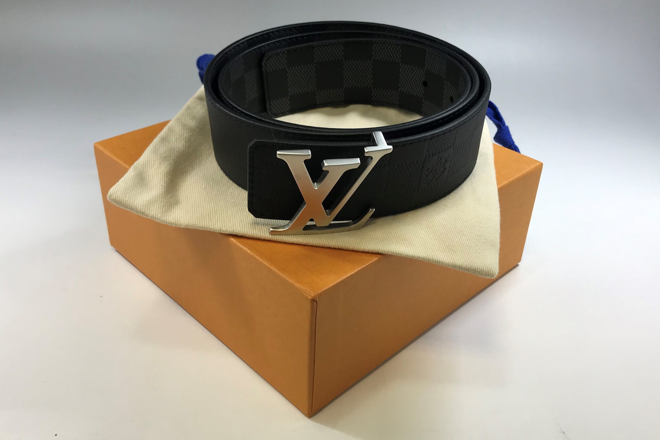 LOUIS VUITTON【ルイヴィトン】ベルト サンチュール・LVイニシャル 40MM リバーシブル M0107S 画像1