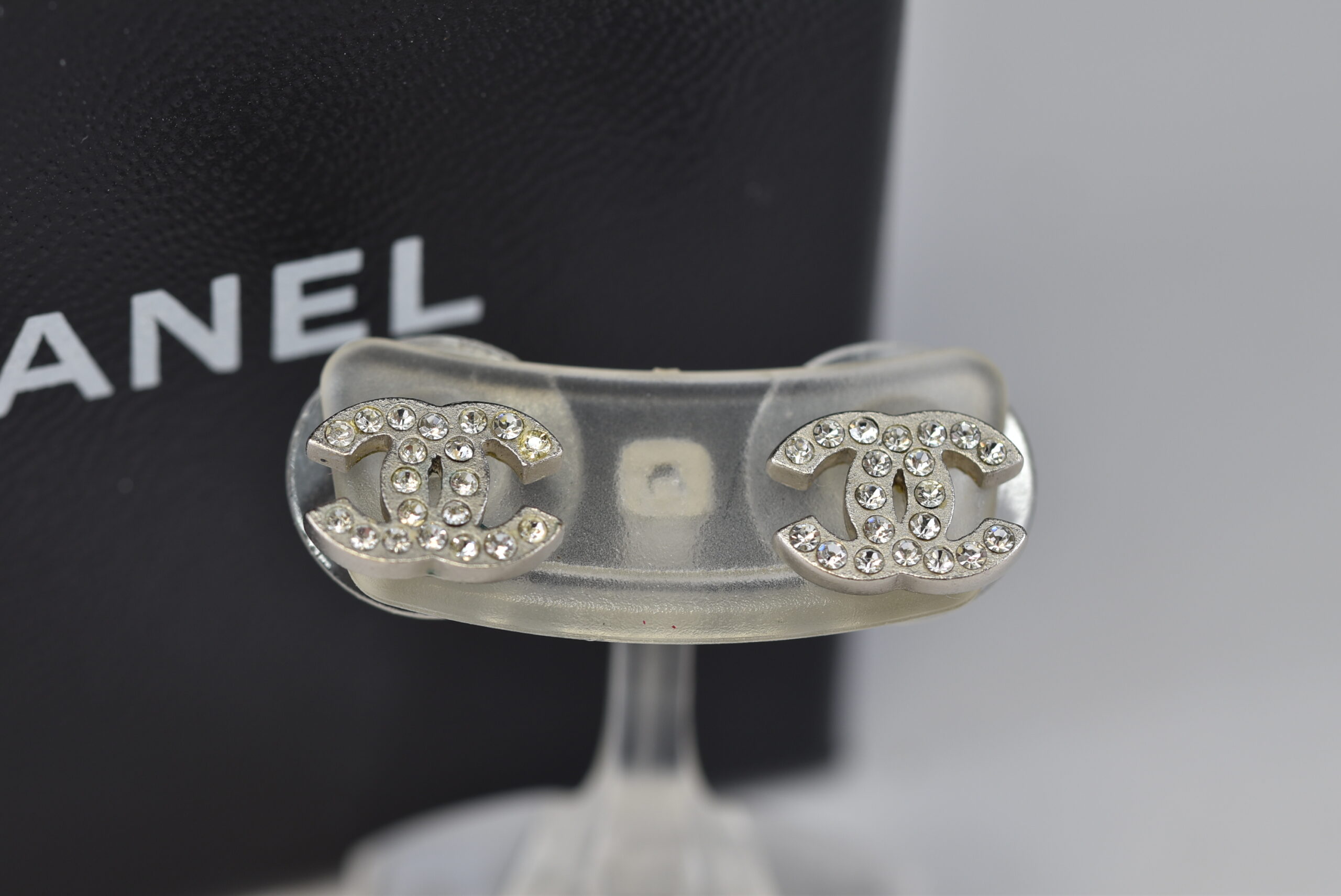 CHANEL【シャネル】ラインストーン ピアス ココ 画像1
