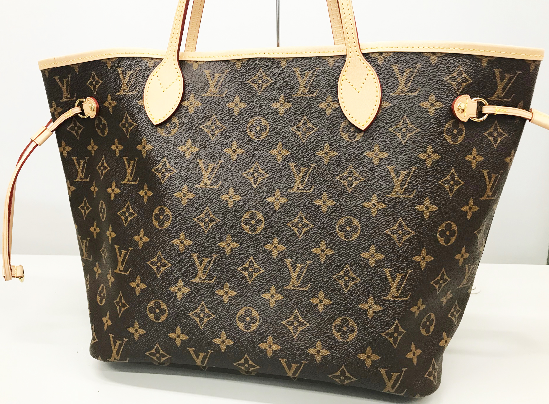 LOUIS VUITTON【ルイヴィトン】モノグラム ネヴァーフル M41178 画像1