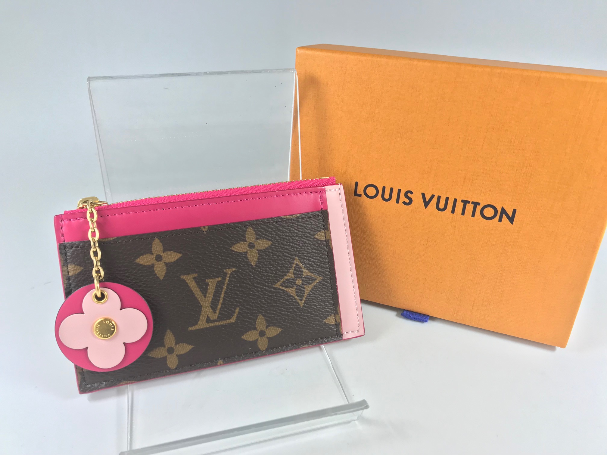 LOUIS VUITTON【ルイヴィトン】モノグラム フラワー ポルトカルトジップ M67494 画像1
