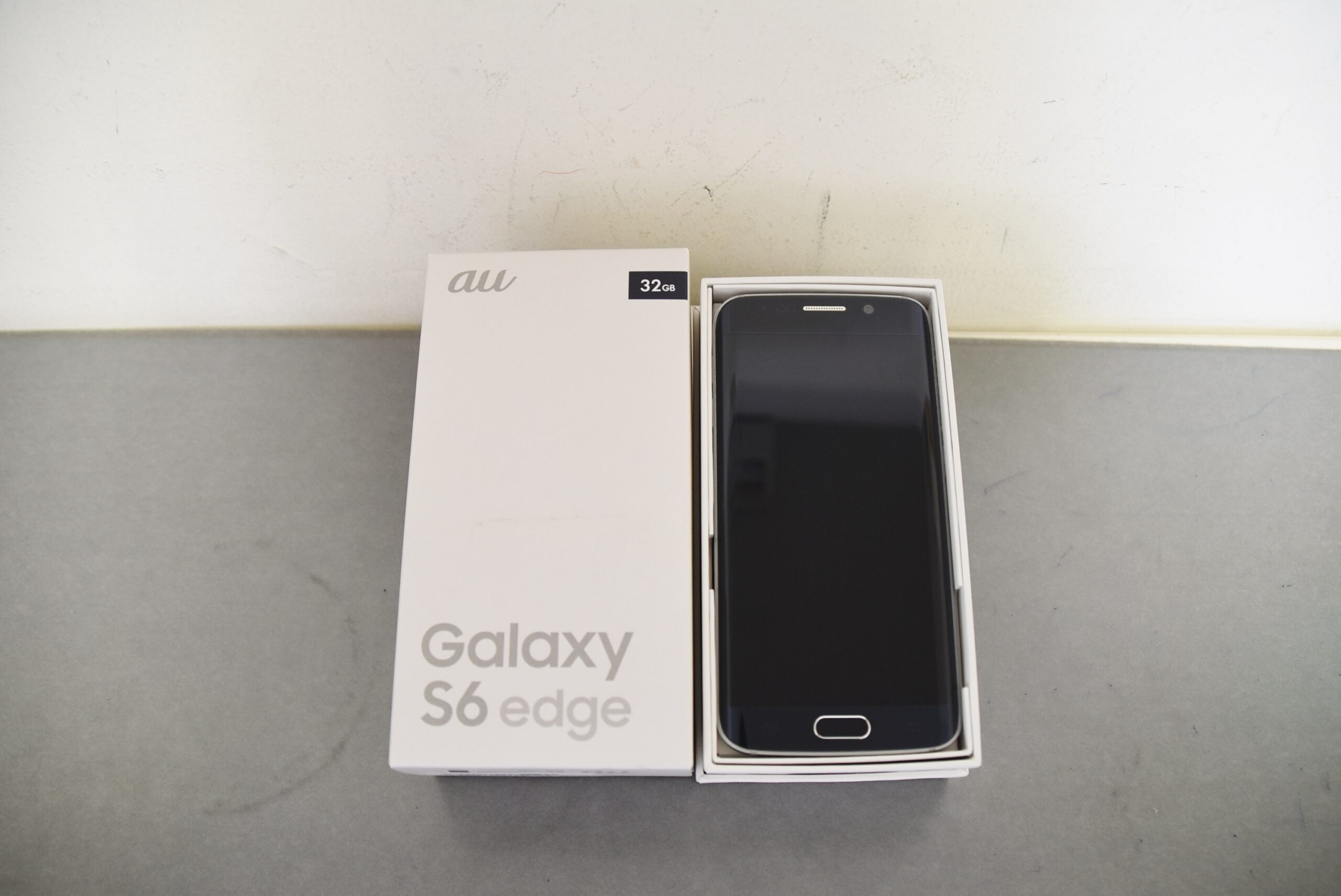 au Galaxy スマートフォン 画像1