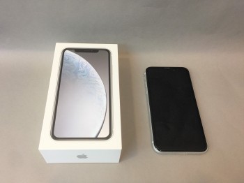 iPhoneXR 64GB 画像1