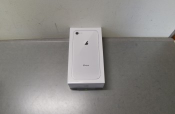 docomo iPhone8 画像1