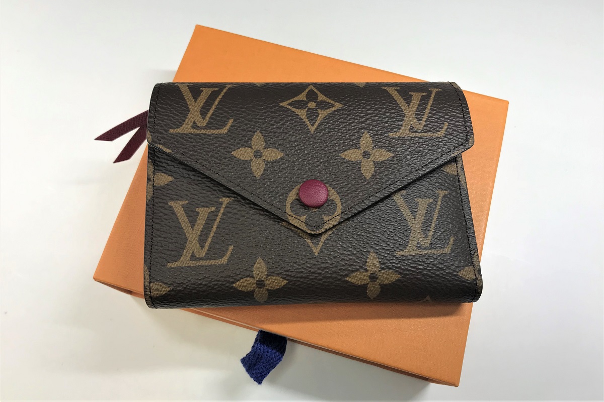 LOUIS VUITTON【ルイヴィトン】モノグラム ポルトフォイユ ヴィクトリーヌ M41938 画像1