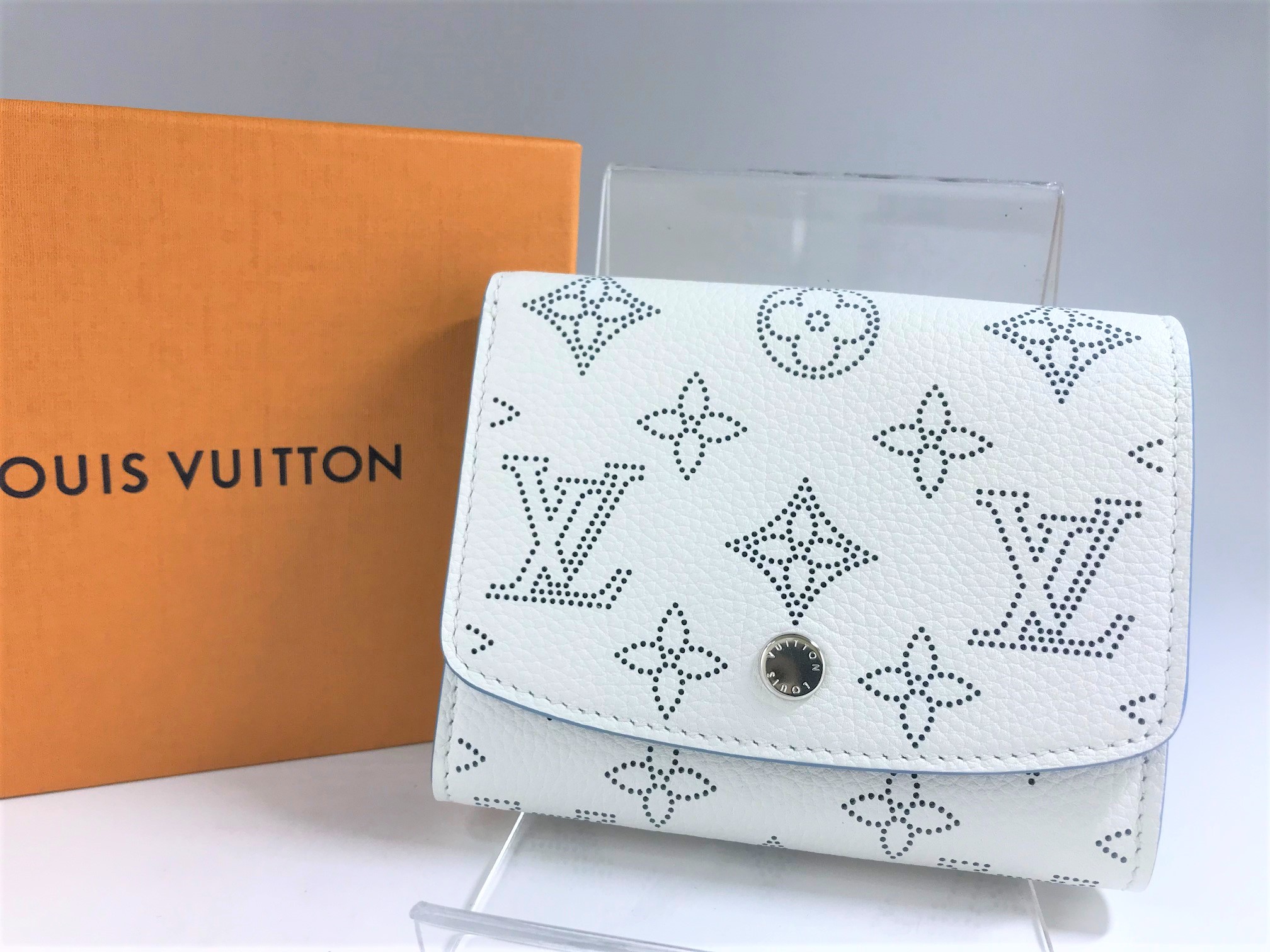 LOUIS VUITTON【ルイヴィトン】マヒナ 財布 イリスコンパクト M69213 画像1