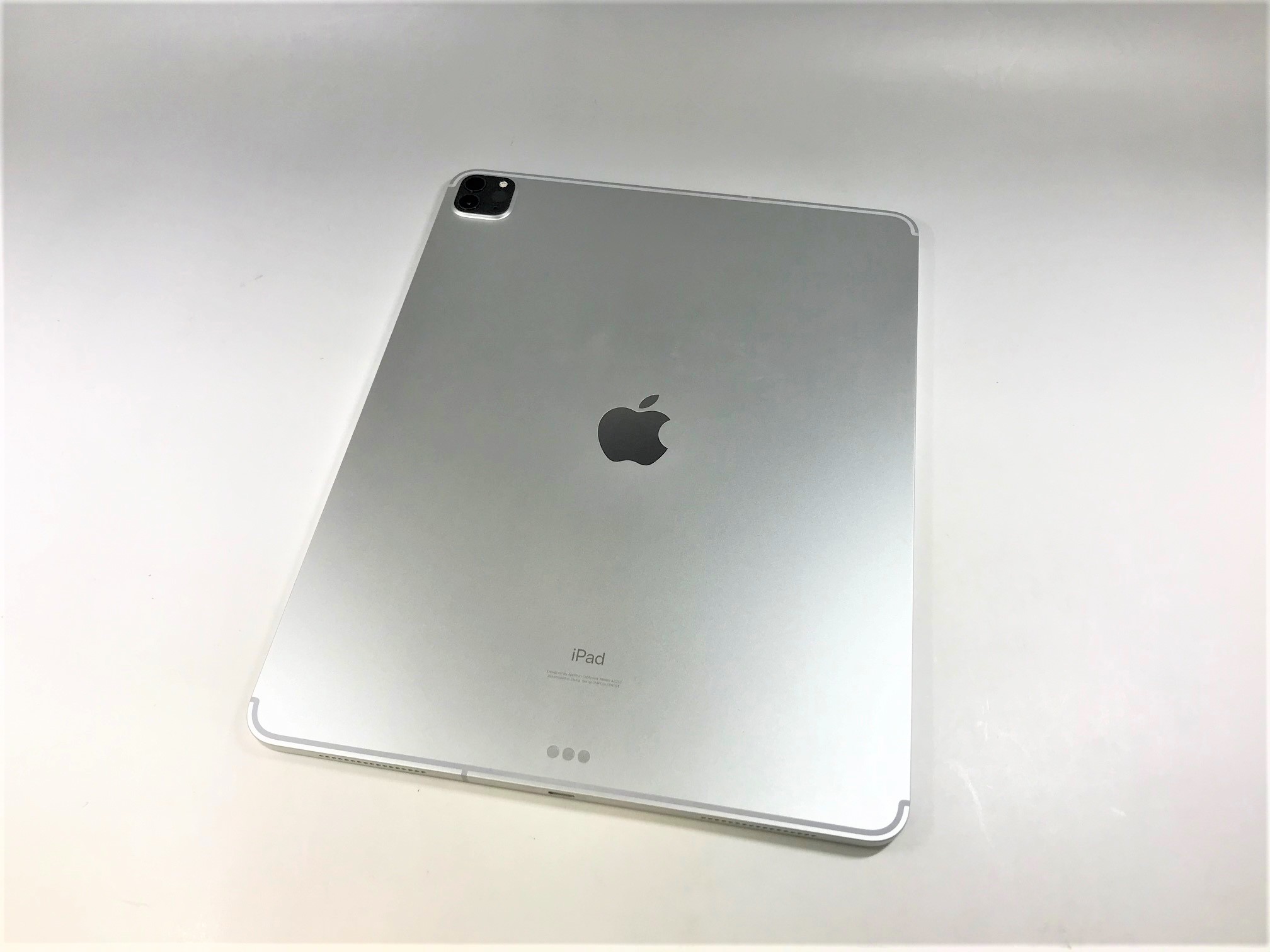 au iPad Pro4 Wi-Fi+Cellular 256GB 画像1
