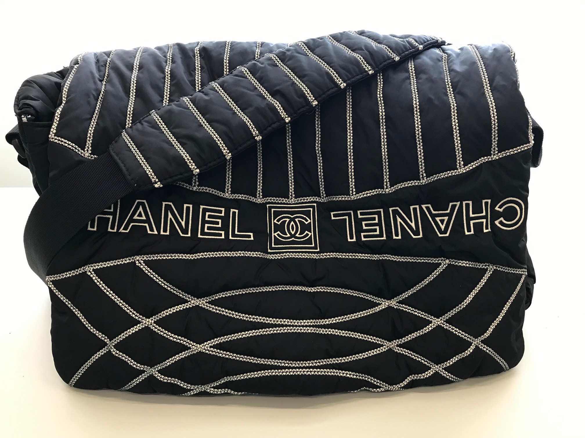 CHANEL【シャネル】スポーツ バッグ ナイロン 画像1