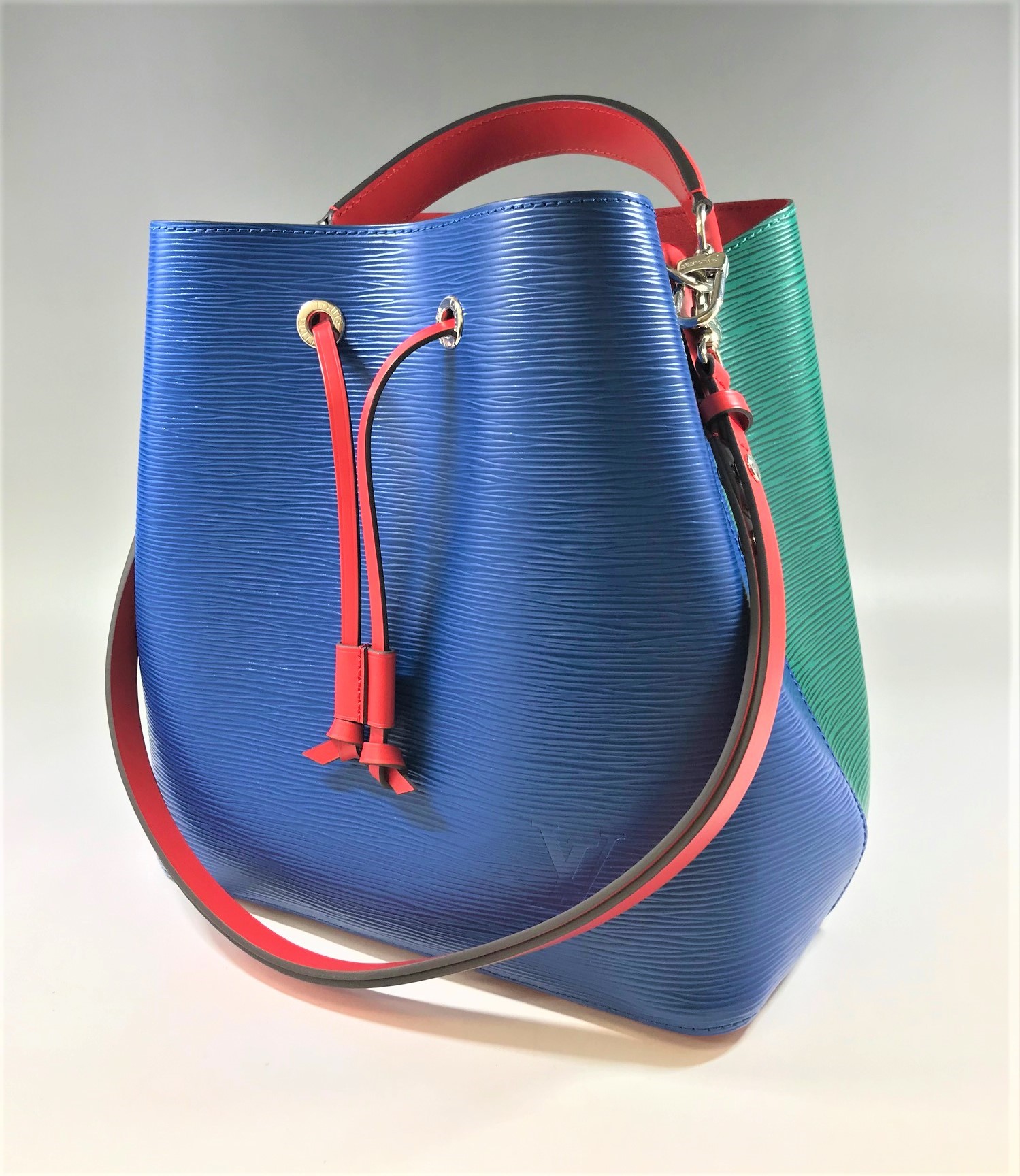 LOUIS VUITTON【ルイヴィトン】エピ ネオノエ M55395 画像1