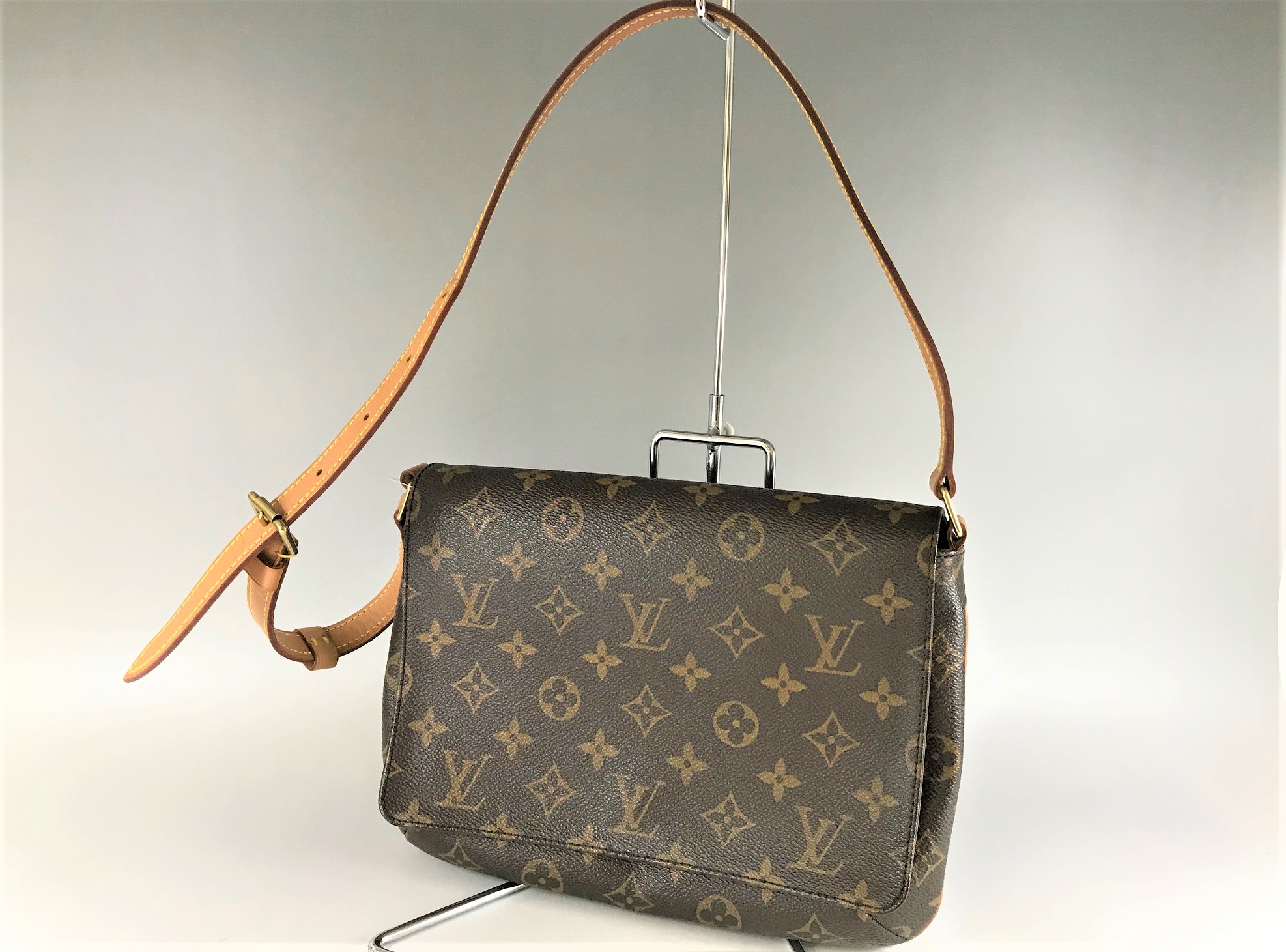 LOUIS VUITTON【ルイヴィトン】モノグラム ミュゼットタンゴ･ショート M51257 画像1