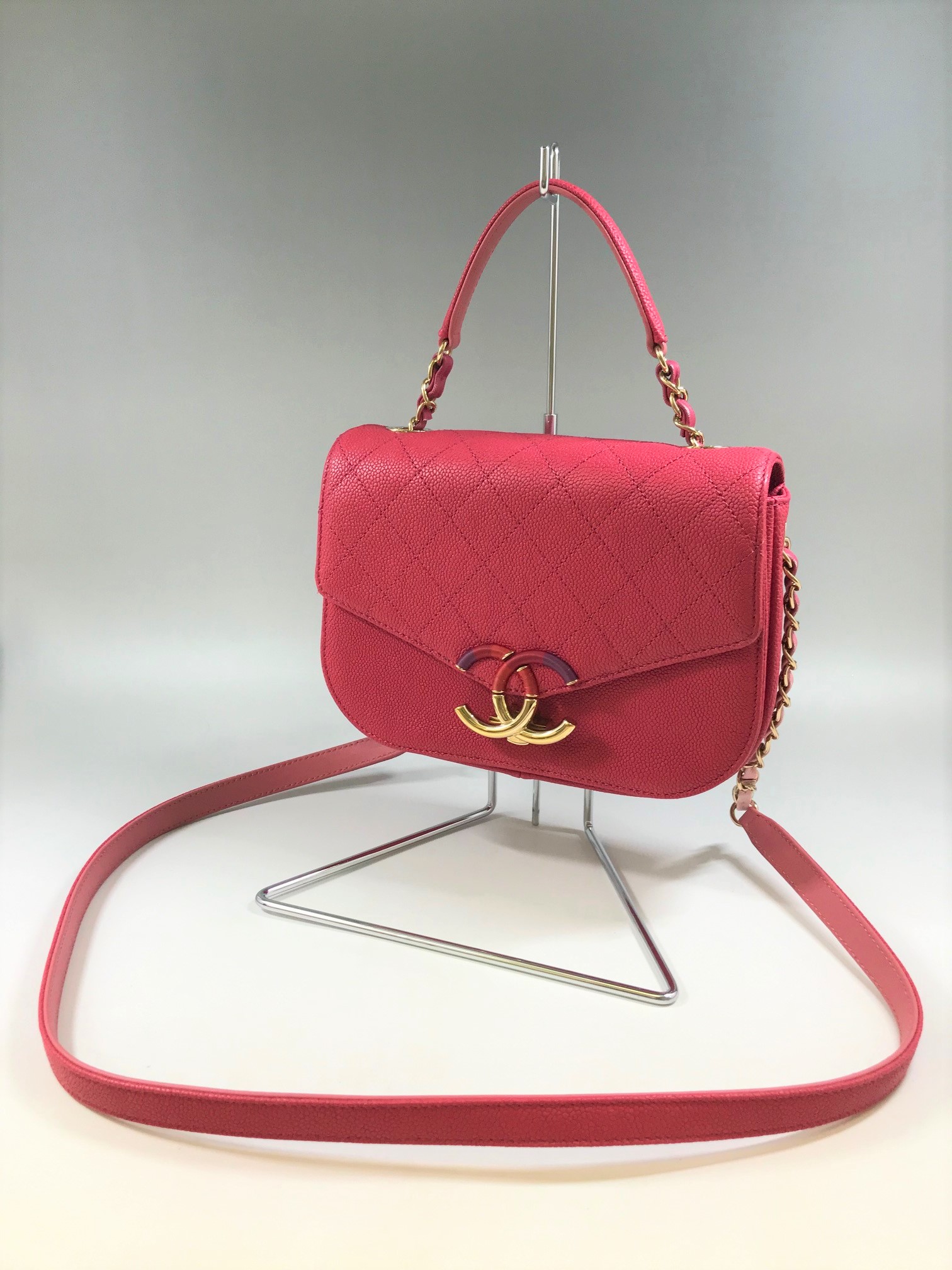 CHANEL【シャネル】キャビアスキン マトラッセ チェーンショルダーバッグ 画像1