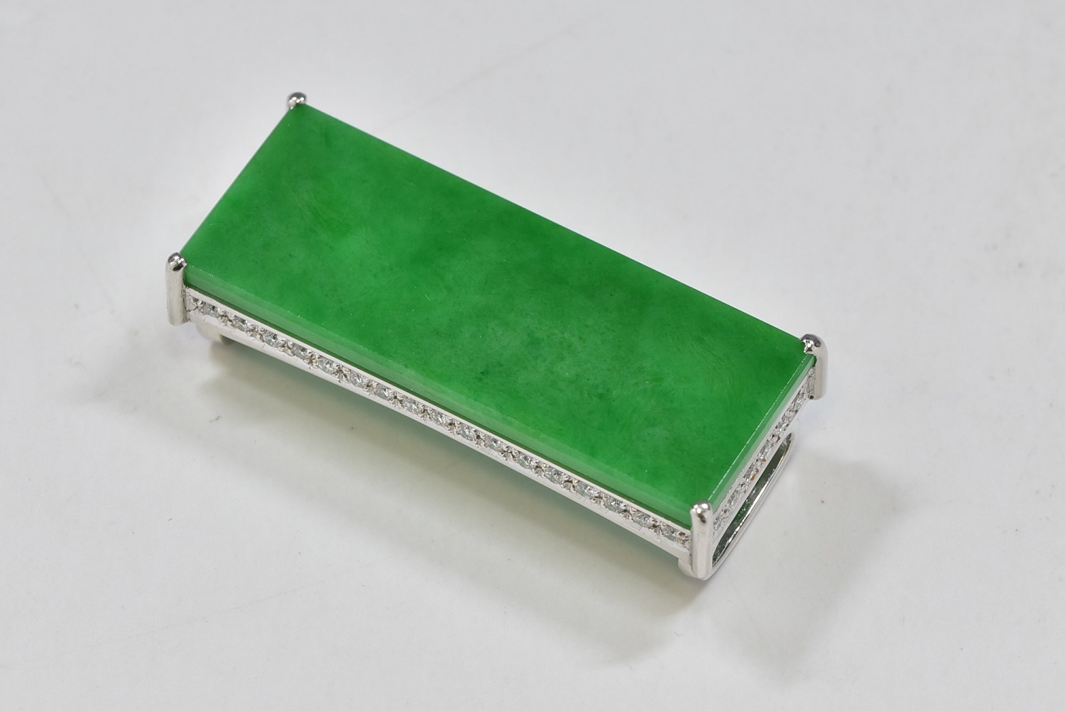 Pt900 プラチナ 板翡翠 ヒスイ ダイヤモンド 帯留め 画像1