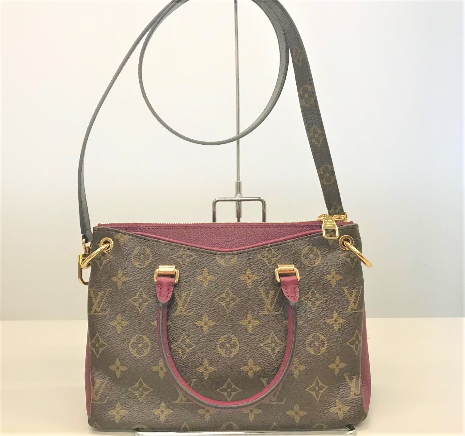 LOUIS VUITTON 【ルイヴィトン】モノグラム パラス M42961 画像1