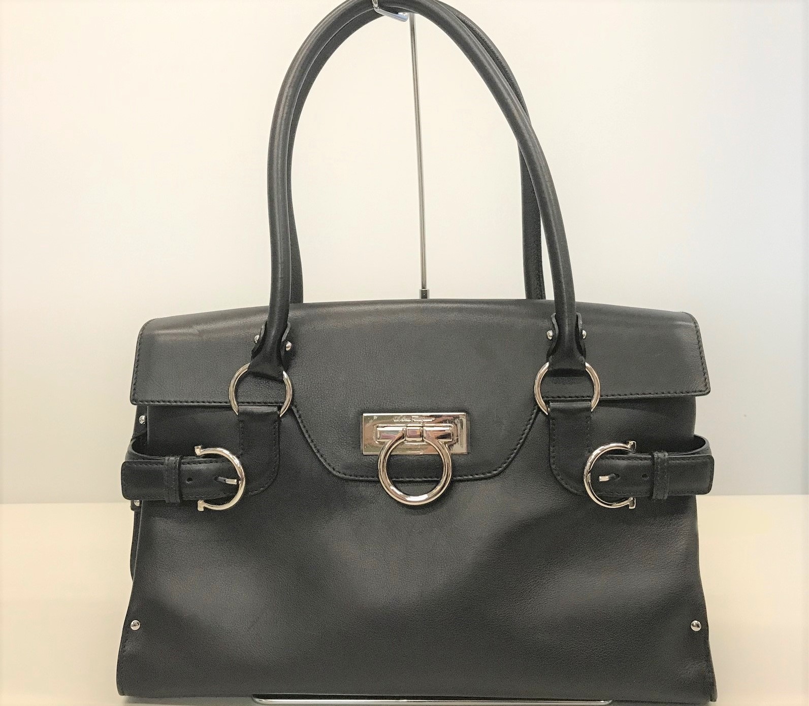 Salvatore Ferragamo【フェラガモ】 ガンチーニ ハンドバック 画像1