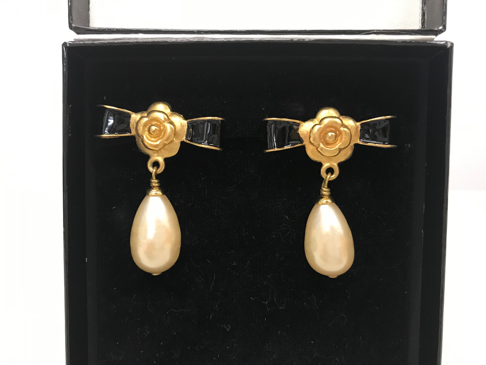 CHANEL【シャネル】 イヤリング リボン 画像1