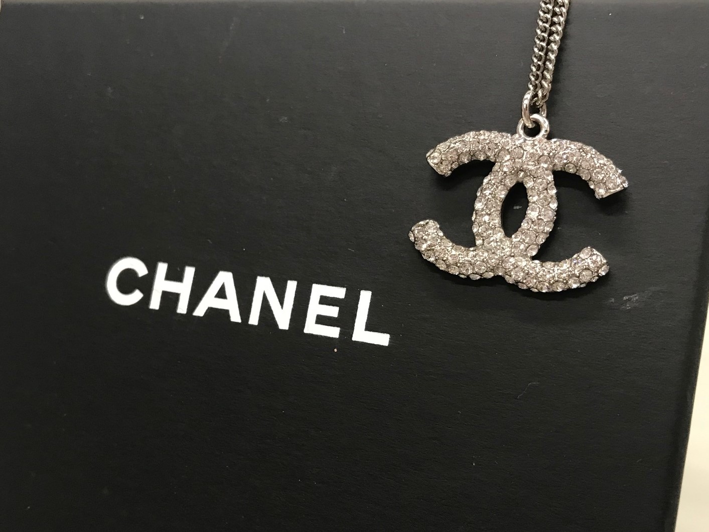CHANEL【シャネル】 ロゴ ネックレス ストーン 画像1
