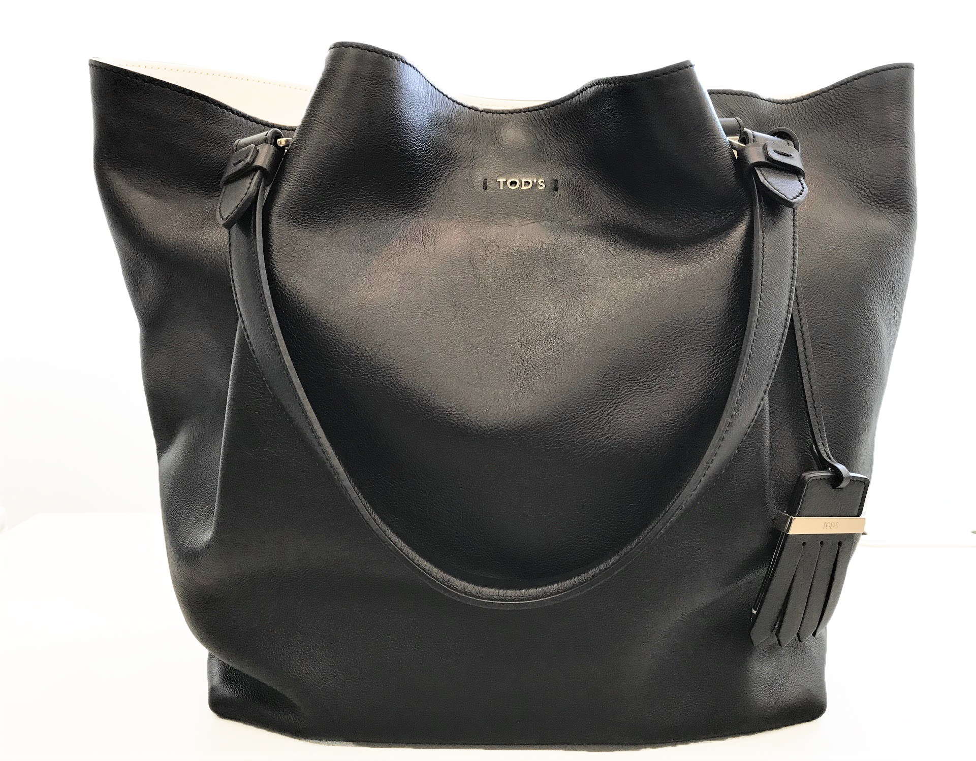 Tod's ブラック レザー トートバッグ TOD'S（トッズ） 【爆買】TOD'S レザーバケットバッグ ハンドバッグ