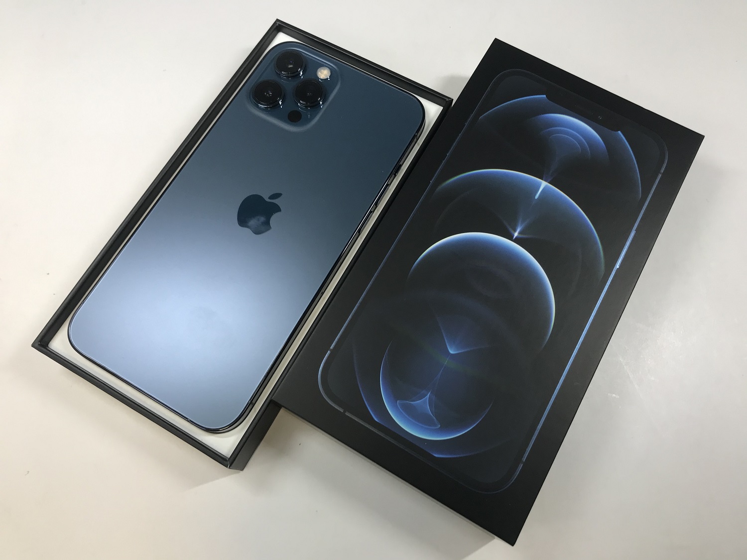 iphone12ProMAX アイフォン 画像1