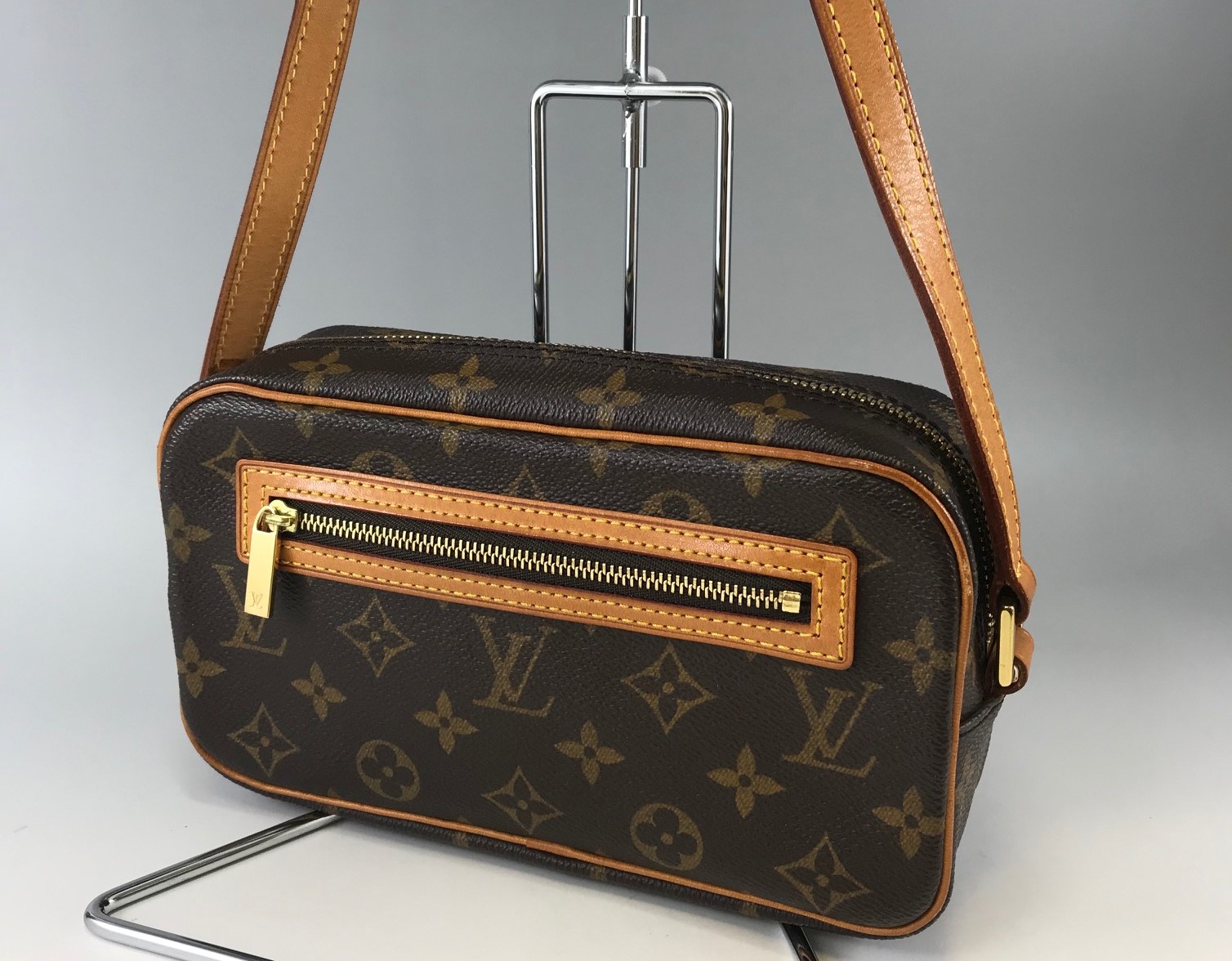 LOUIS VUITTON【ルイヴィトン】 モノグラム ポシェット･シテ 画像1
