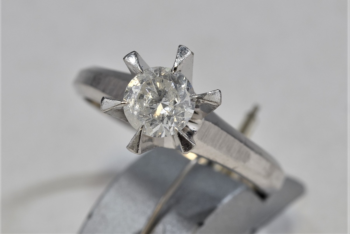 Pt900 プラチナ ダイヤモンド 立爪 指輪 画像1