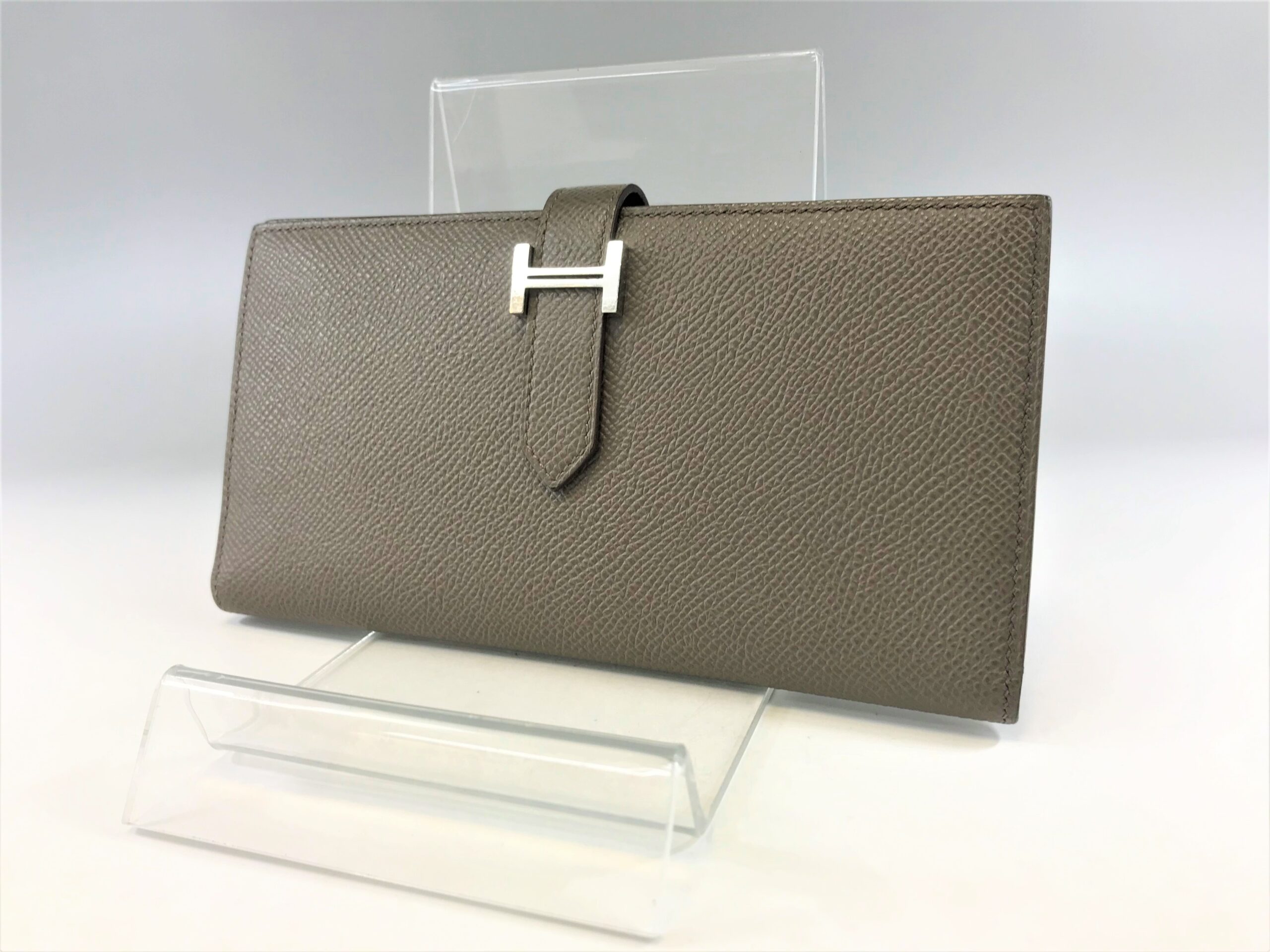 Hermès【エルメス】革 型押し ベアン 画像1