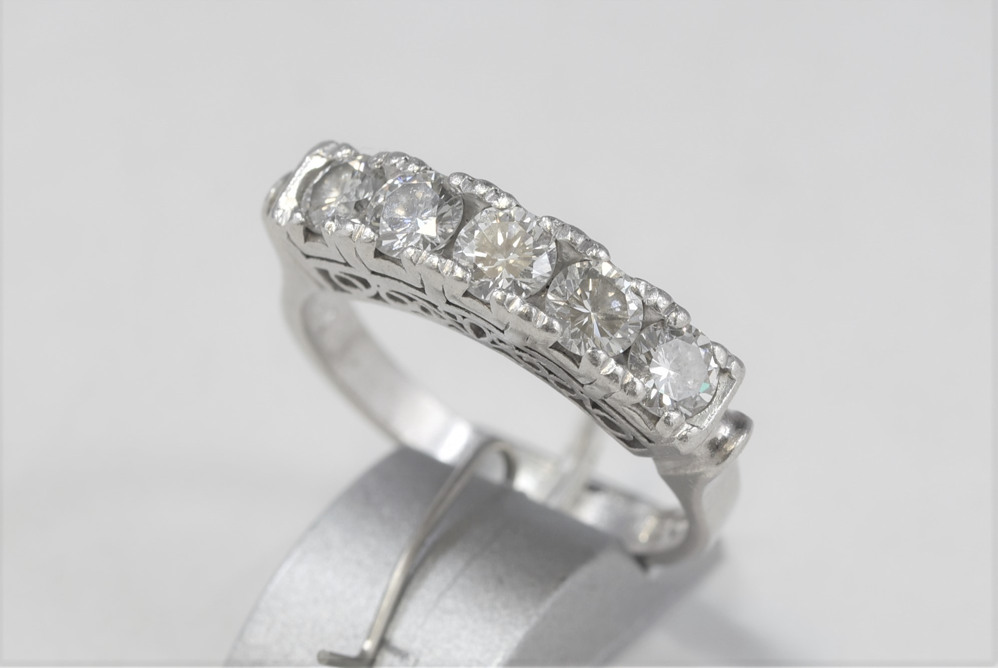 Pt900 プラチナ ダイヤモンド 一文字 指輪 画像1